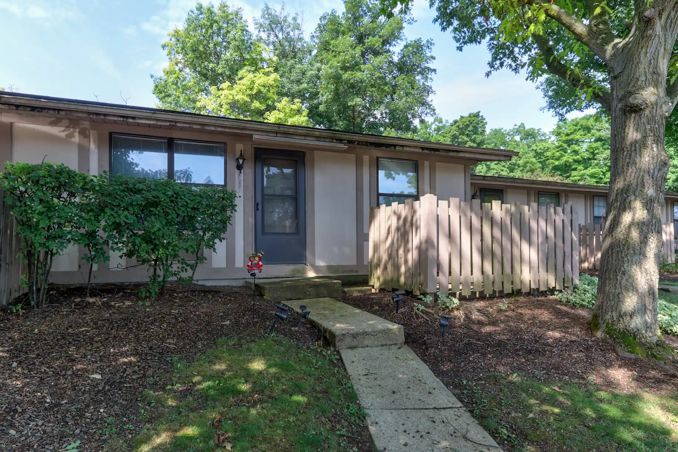 Scioto Fairway Woods 3274 Mapleway Ln Columbus, OH Apartments for