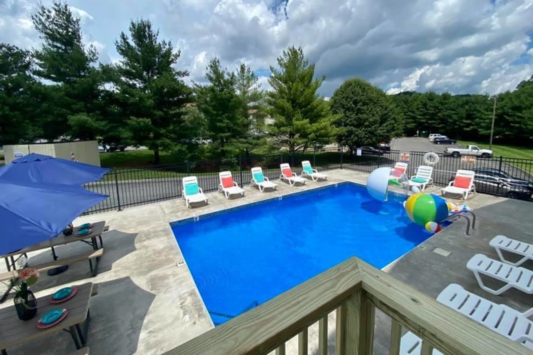 Pool - Apple Villa Apartments - Blountville, TN