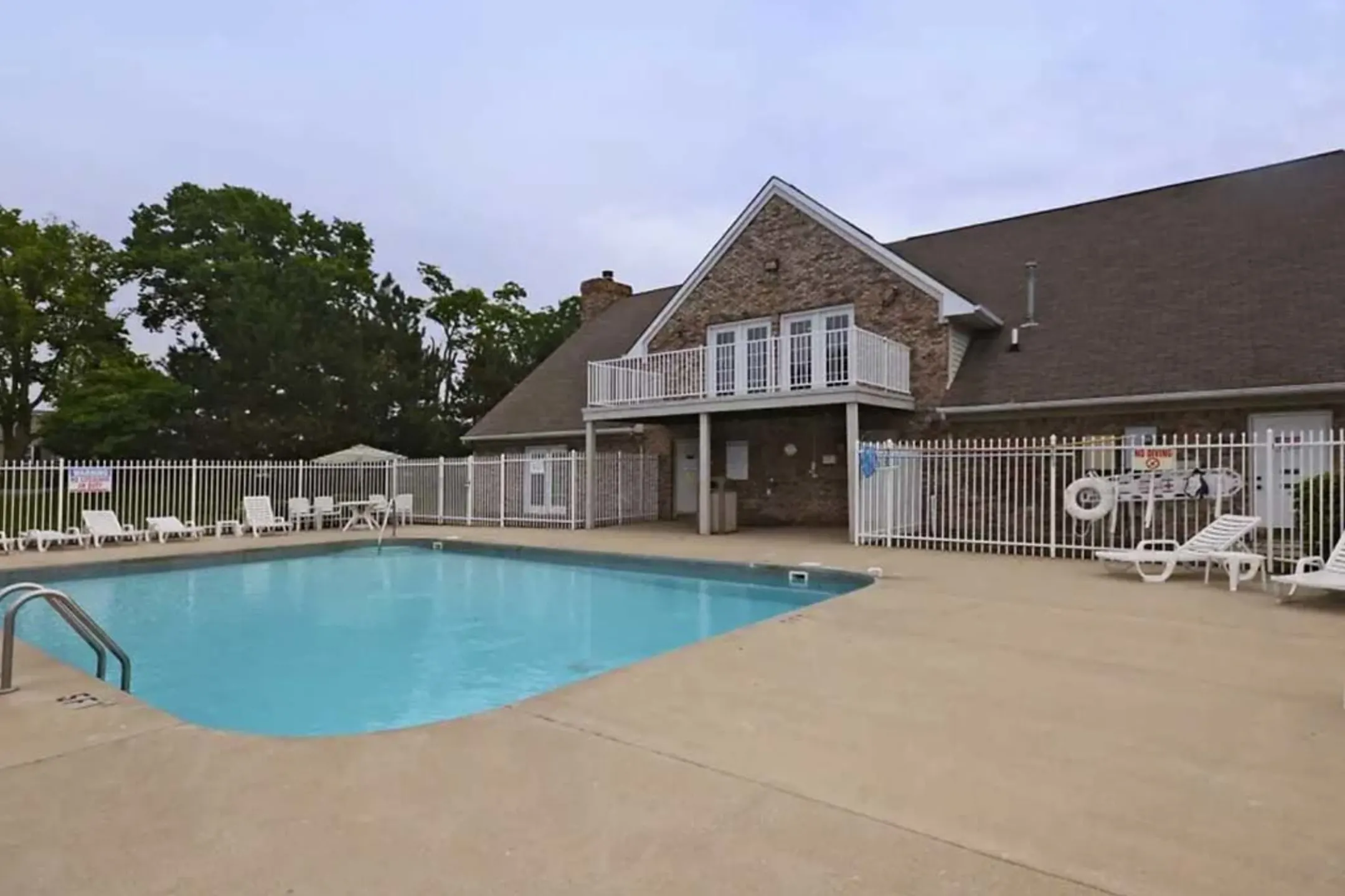 Bexley Village Apartments Greenwood, IN 46143