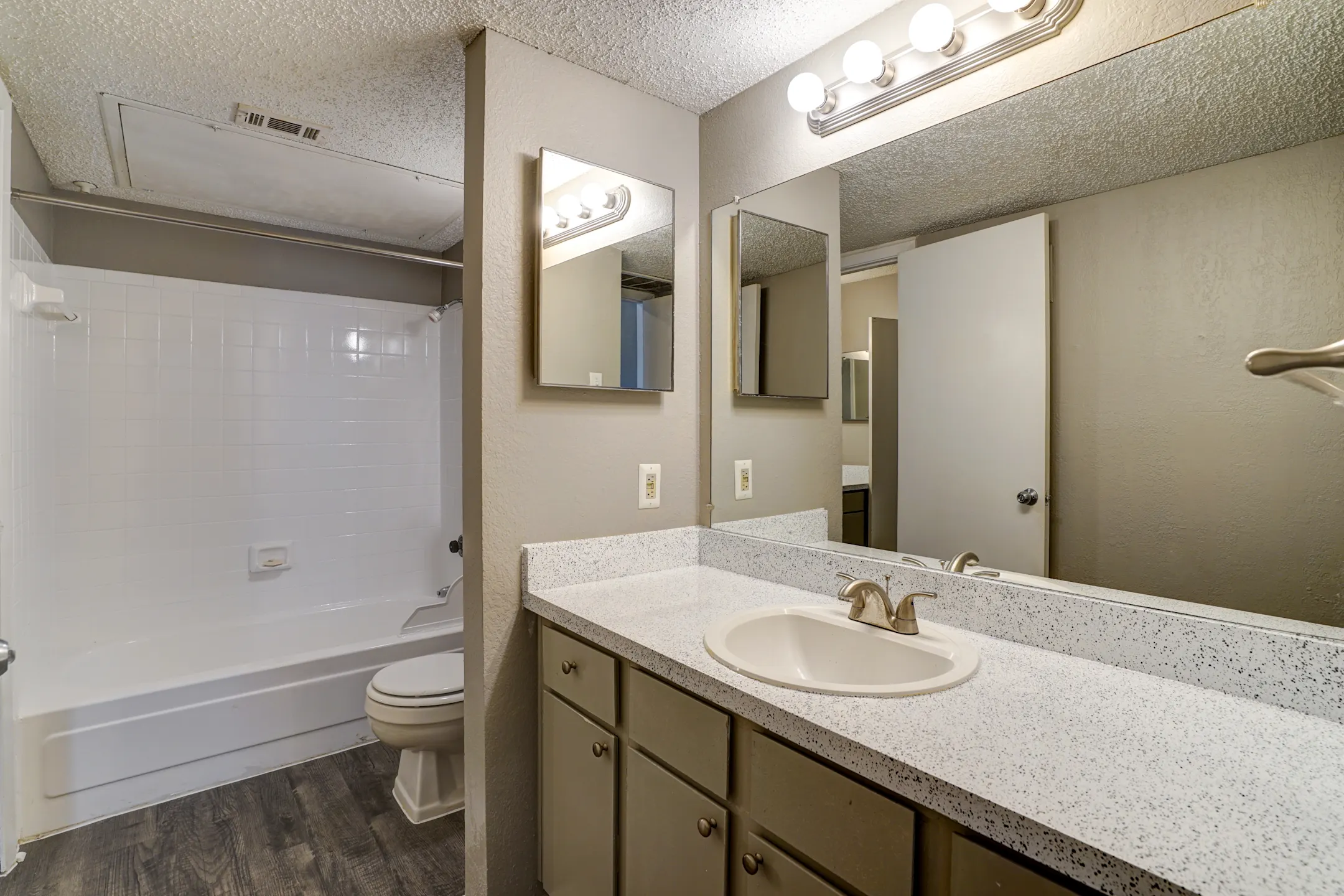 Whispering Oaks Apartments Apartments North Richland Hills, TX 76180