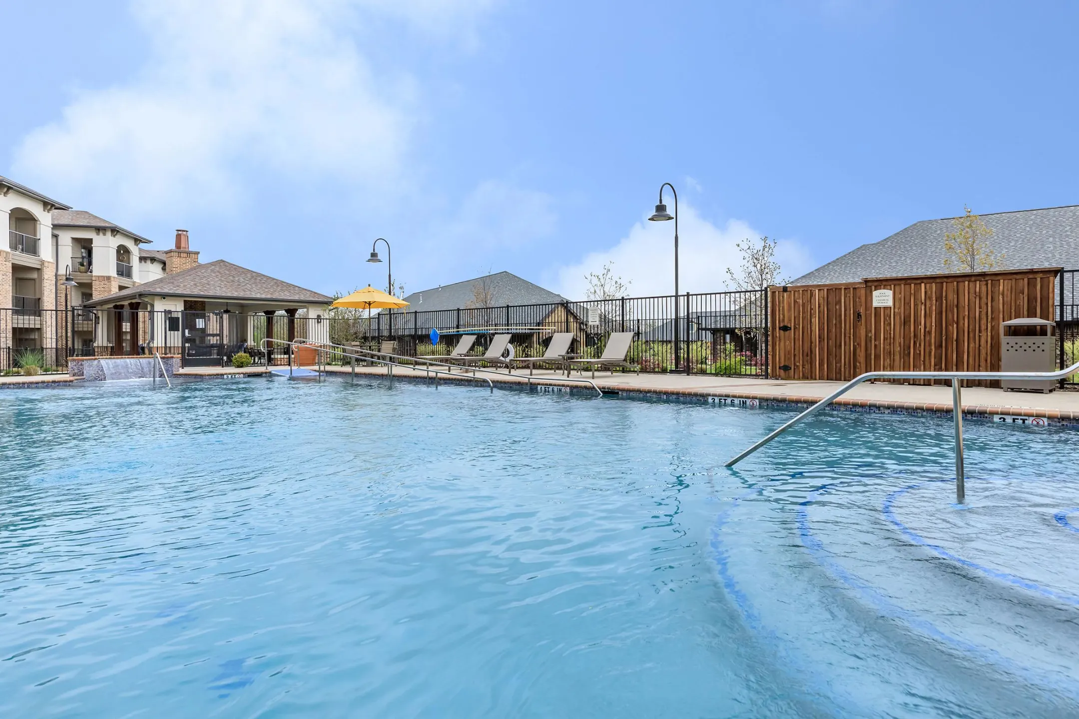 Mariposa at Westchester 55+ Apartment Homes 440 East Polo Road Grand Prairie, TX Apartments