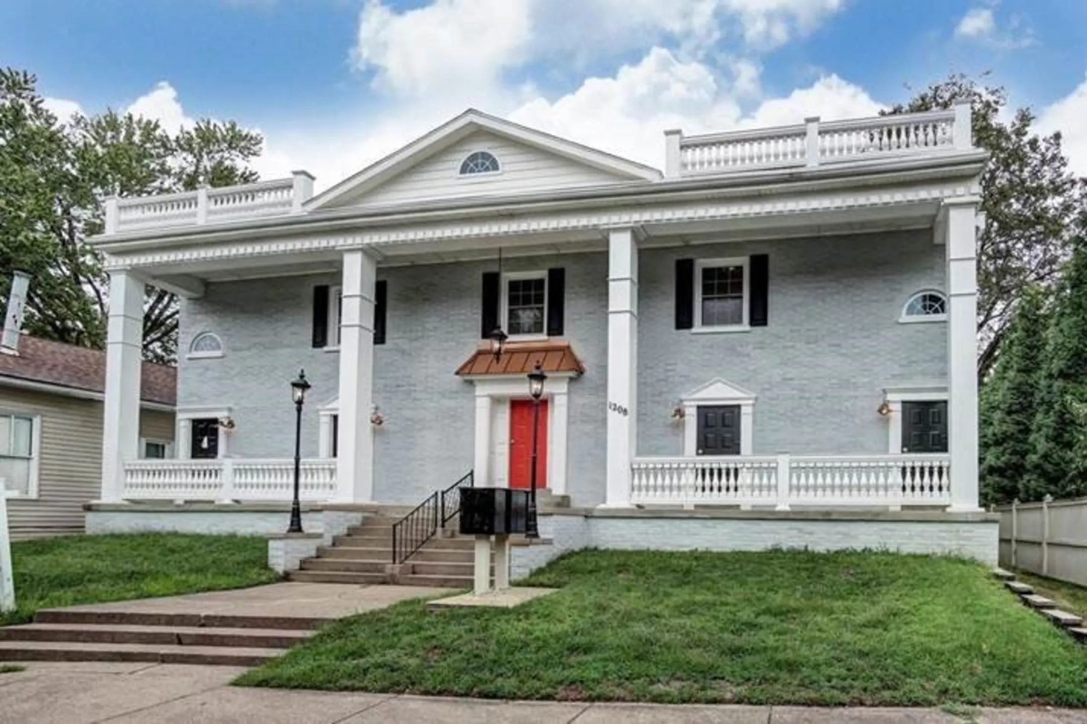 Goebel Properties 728 N. Cross Pointe Evansville, IN Apartments for