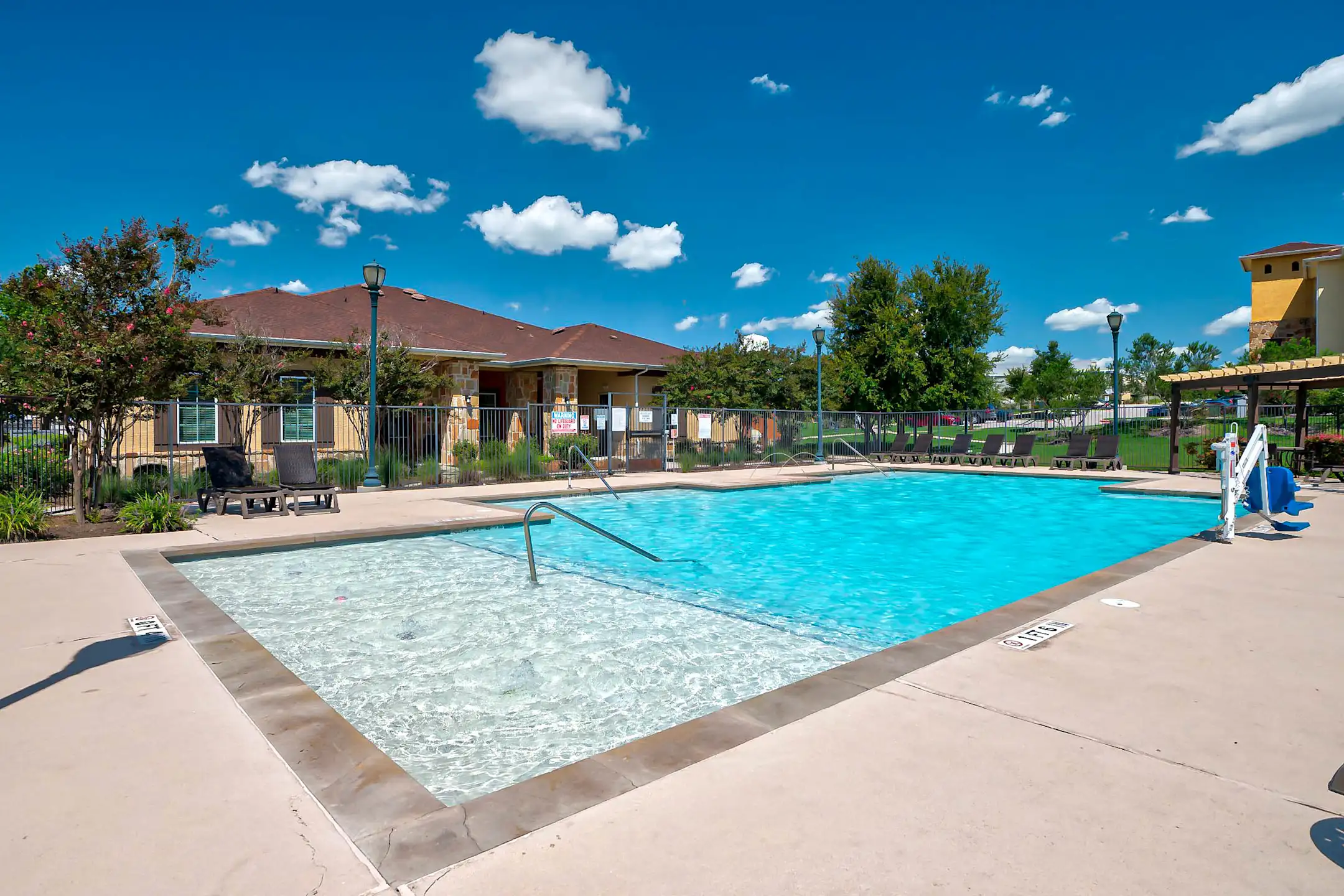 Fairway Landings at Plum Creek 510 Kohlers Crossing Kyle, TX