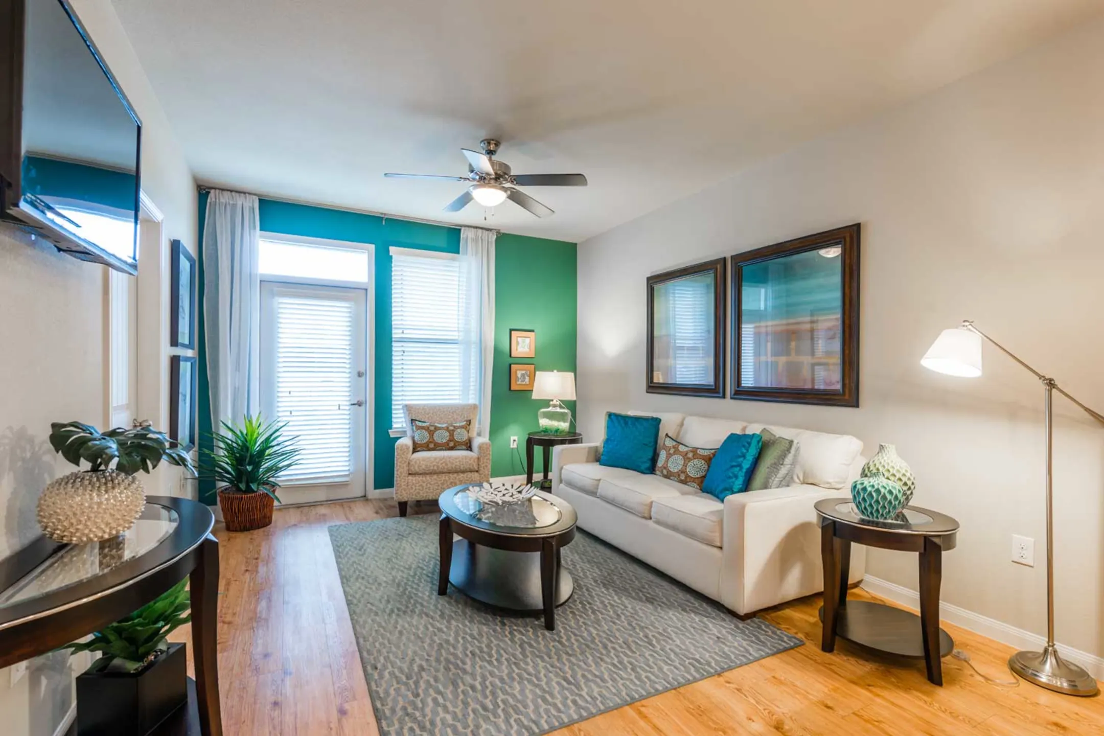 Queenston Manor 6700 Queenston Blvd Houston, TX Apartments for Rent