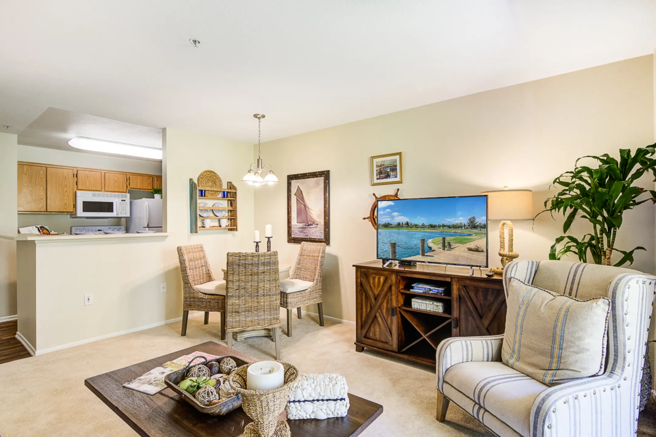Living Room - Palm Island Senior Living +55 - Fountain Valley, CA