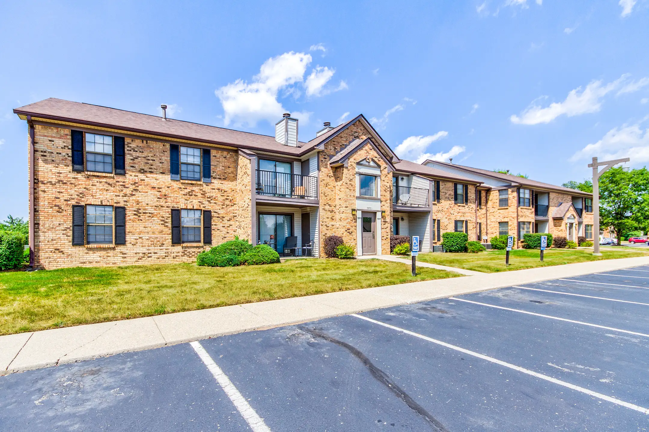 Cedar Ridge Apartments Indianapolis, IN 46235