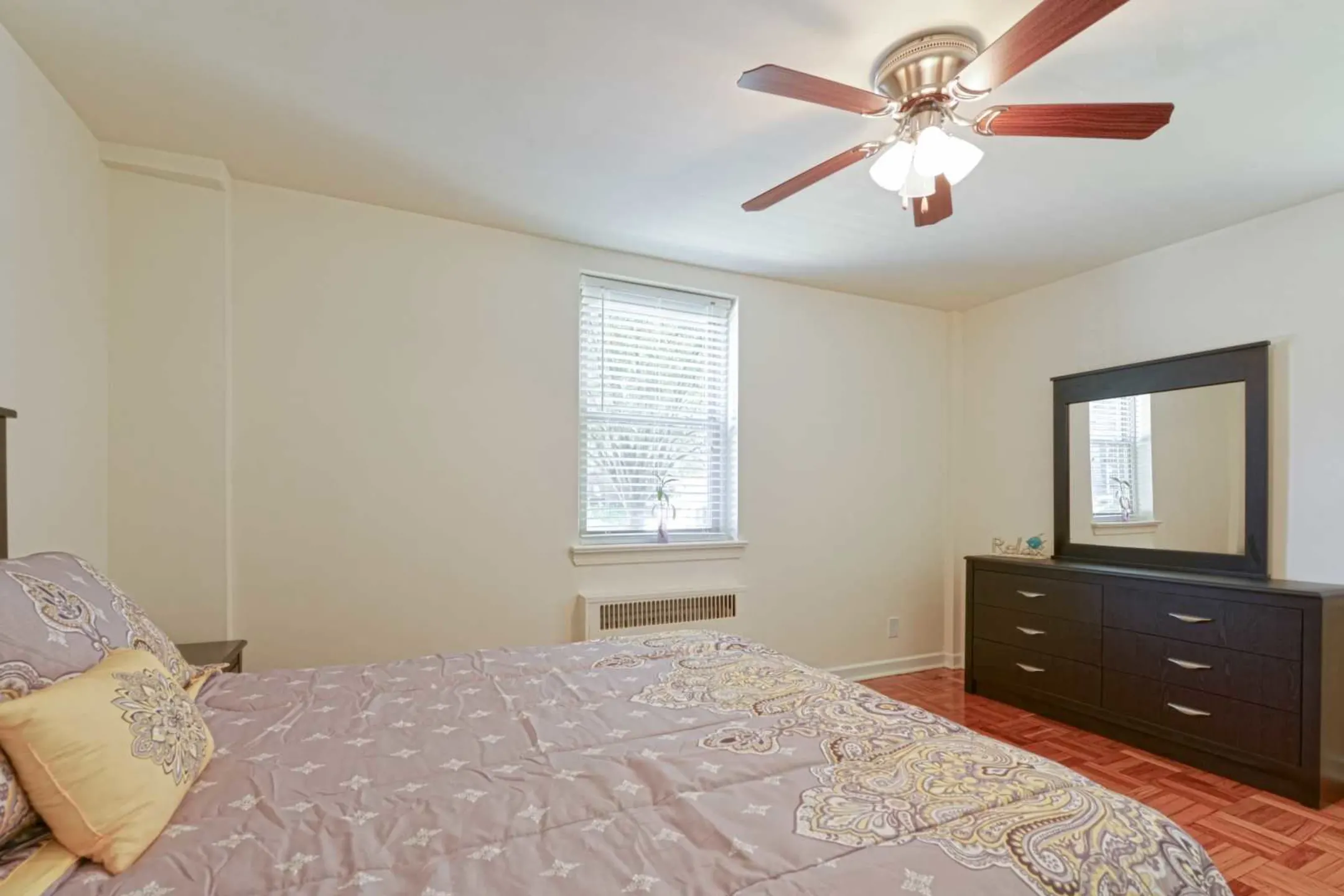 Bedroom - The Mayfair - Wilmington, DE