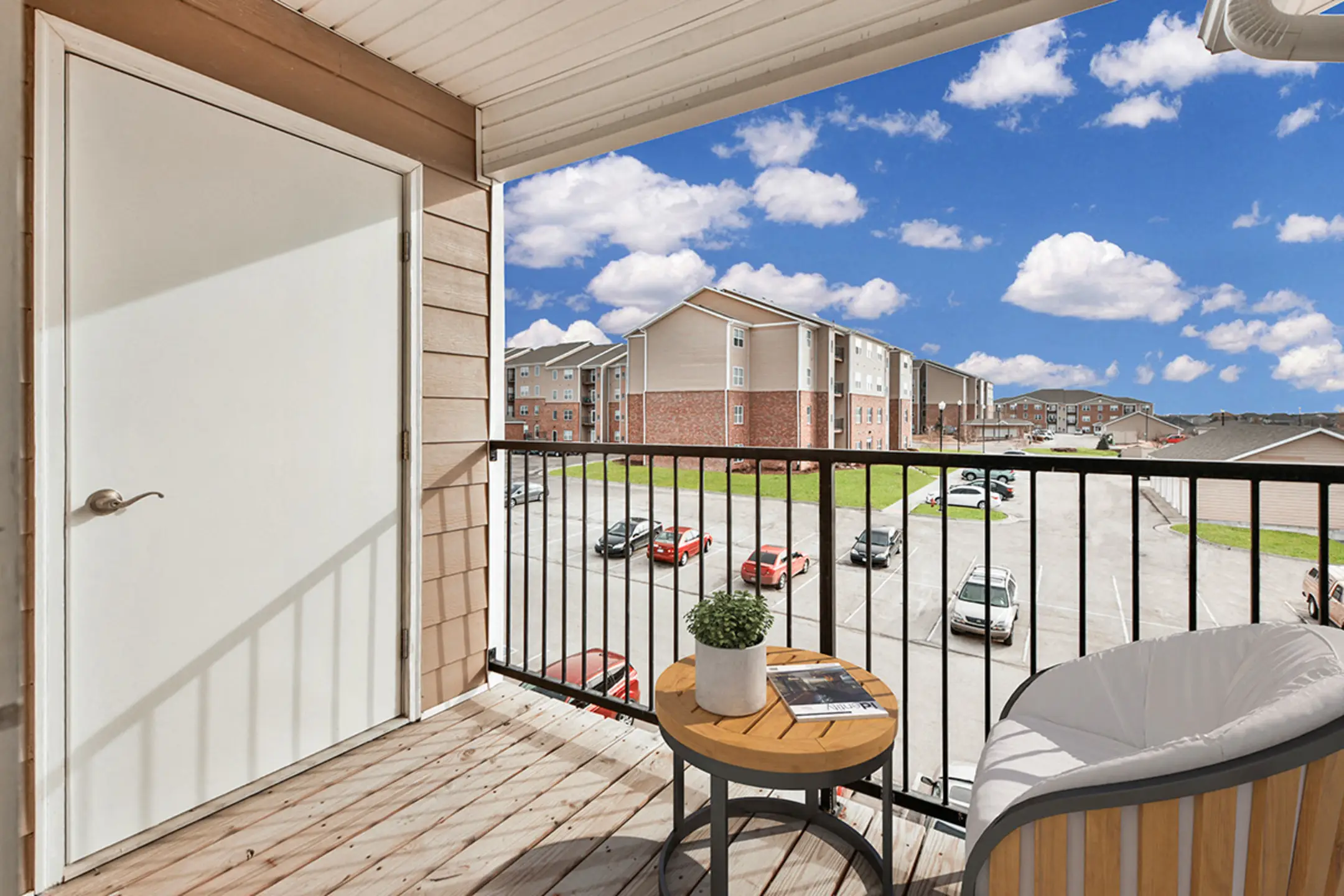 Whispering Ridge Apartments Omaha, NE 68116