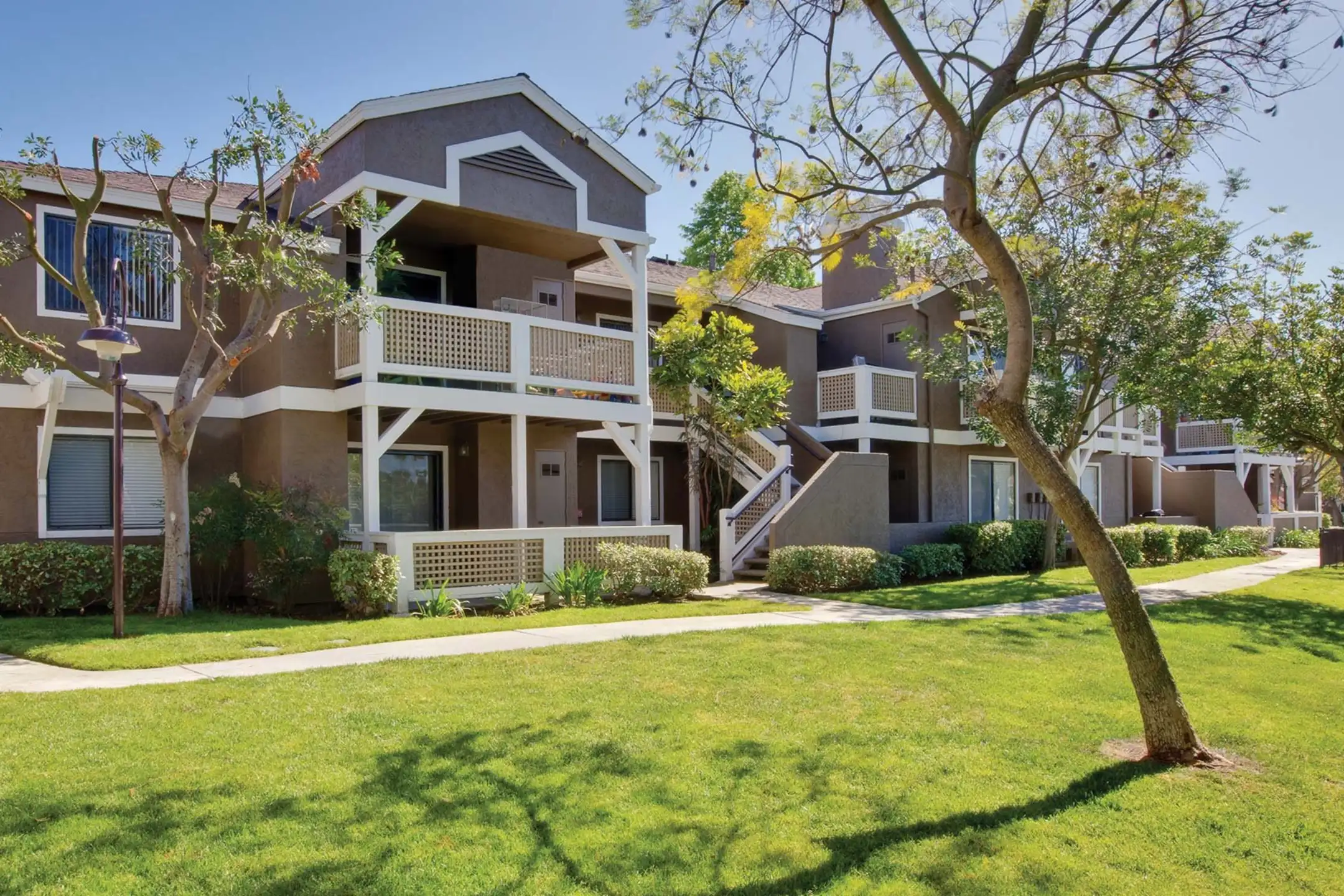 Island Club Apartments 2300 Catalina Cir Oceanside, CA Apartments