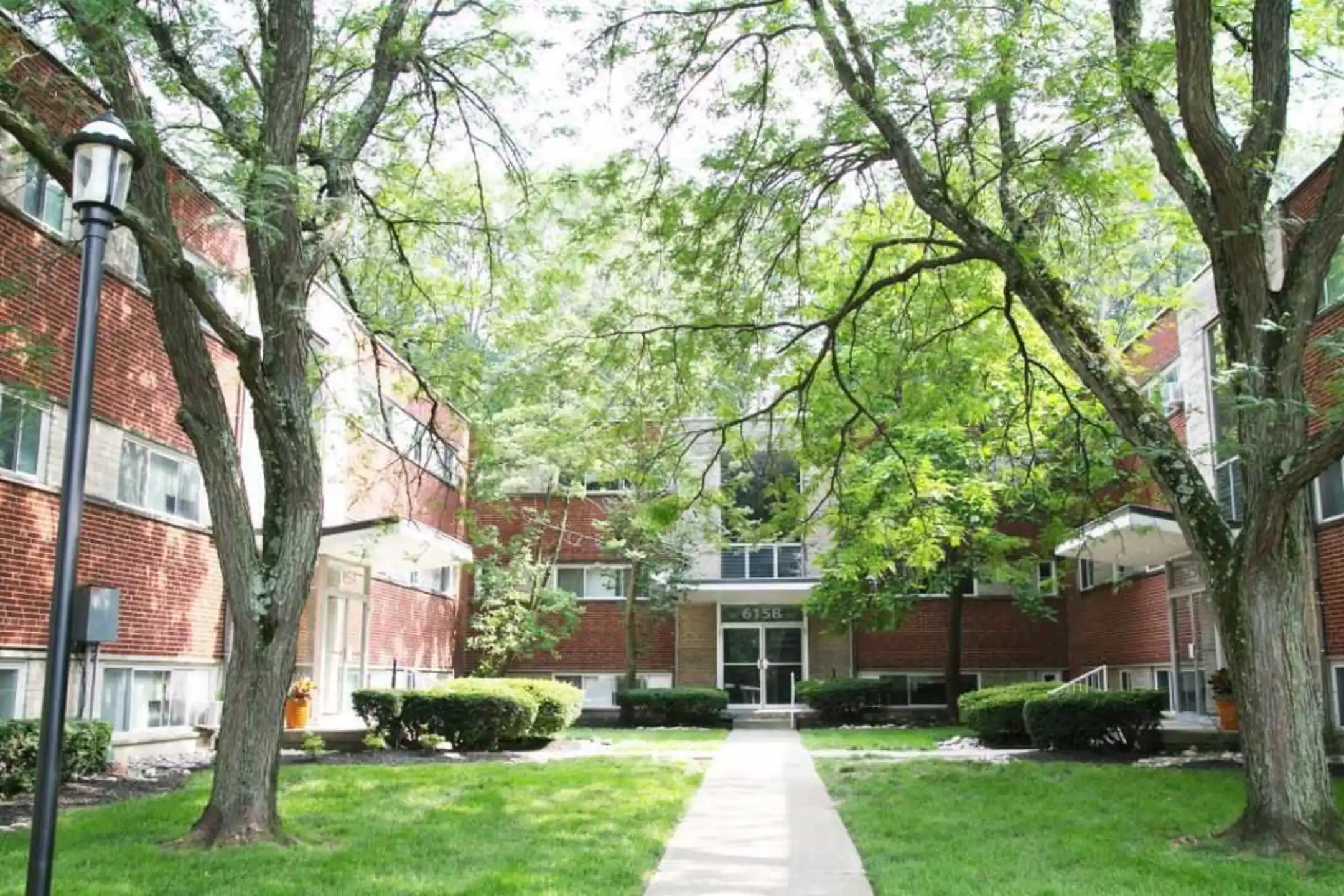 Building - The Cliffs Apartments & Dixmyth Hills - Cincinnati, OH
