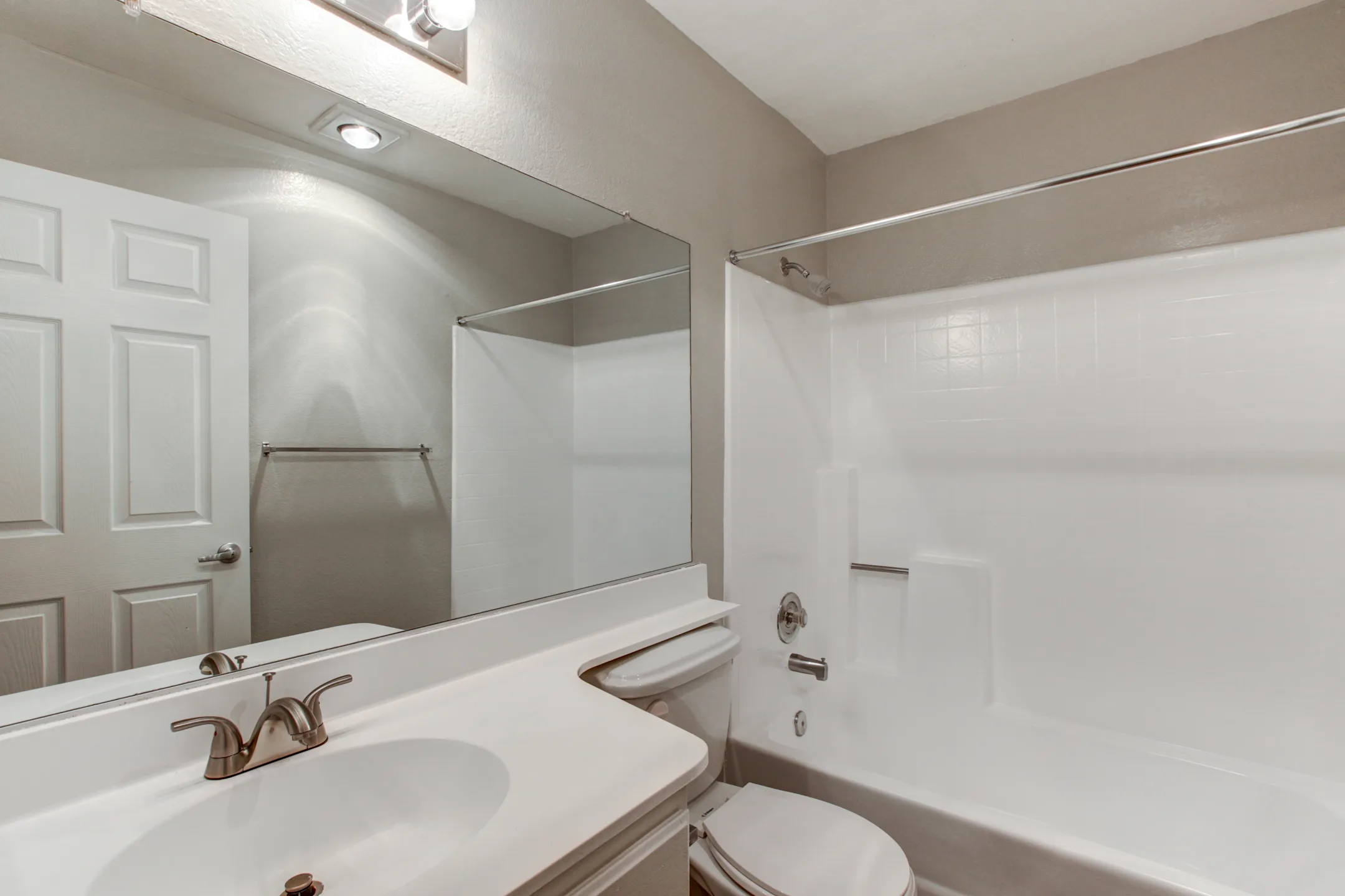 Grand Apartments on Lindley 10201 Lindley Avenue Northridge, CA for