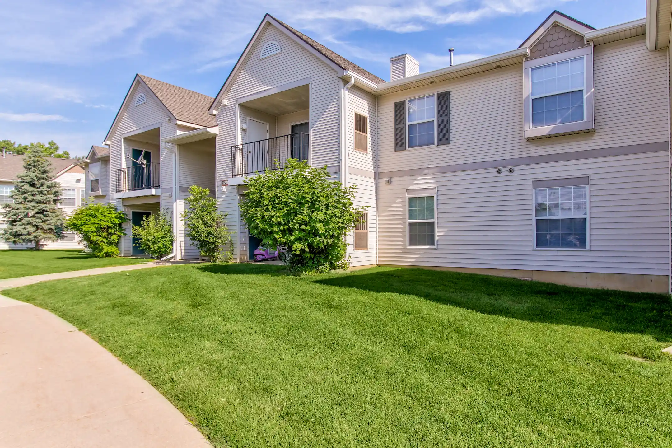 Cedarshores Apartment Homes 5280 Cedar Shores Ct Flint, MI