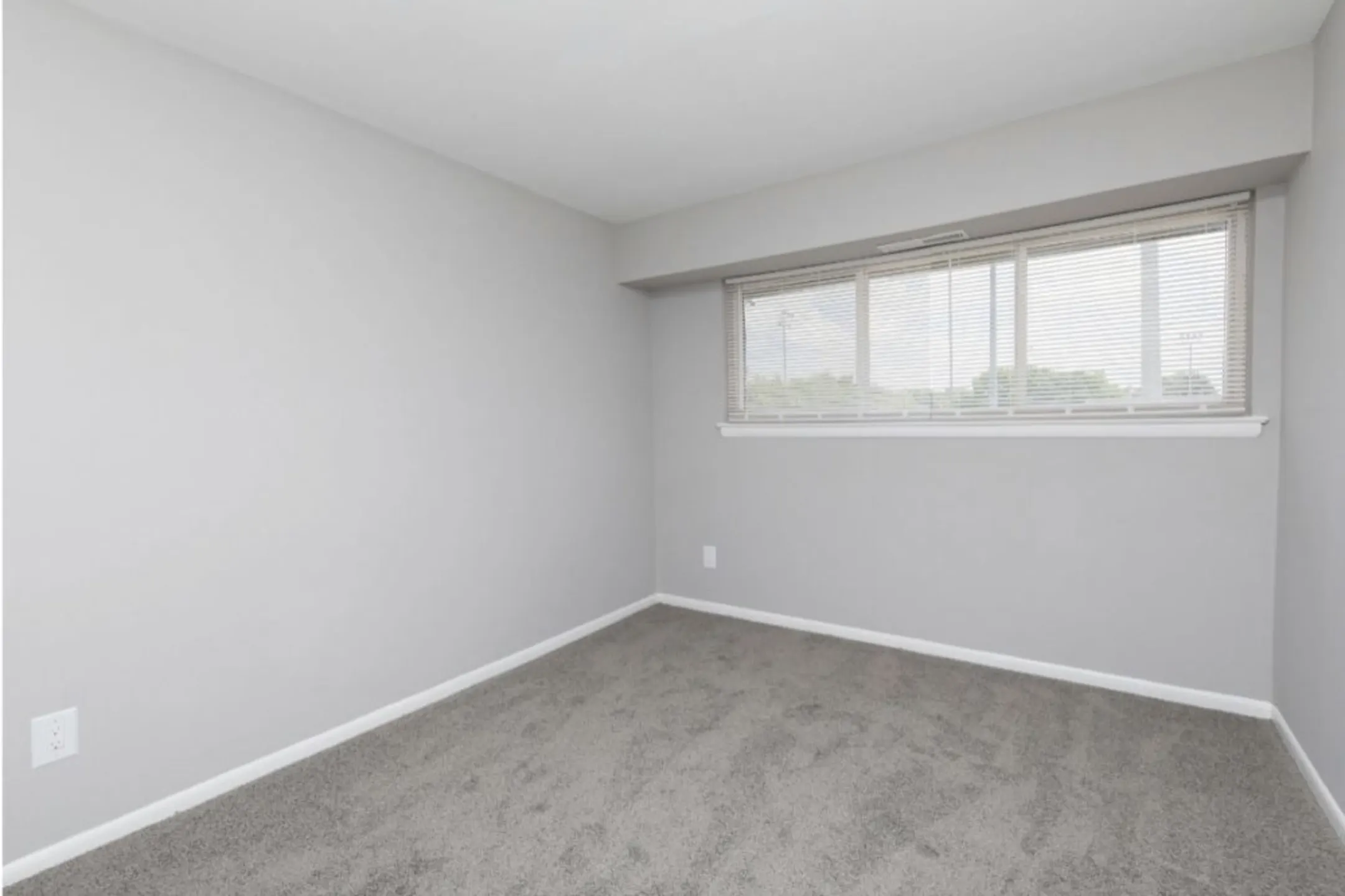 Tacony Crossing 155 E Godfrey Ave Philadelphia, PA Apartments for