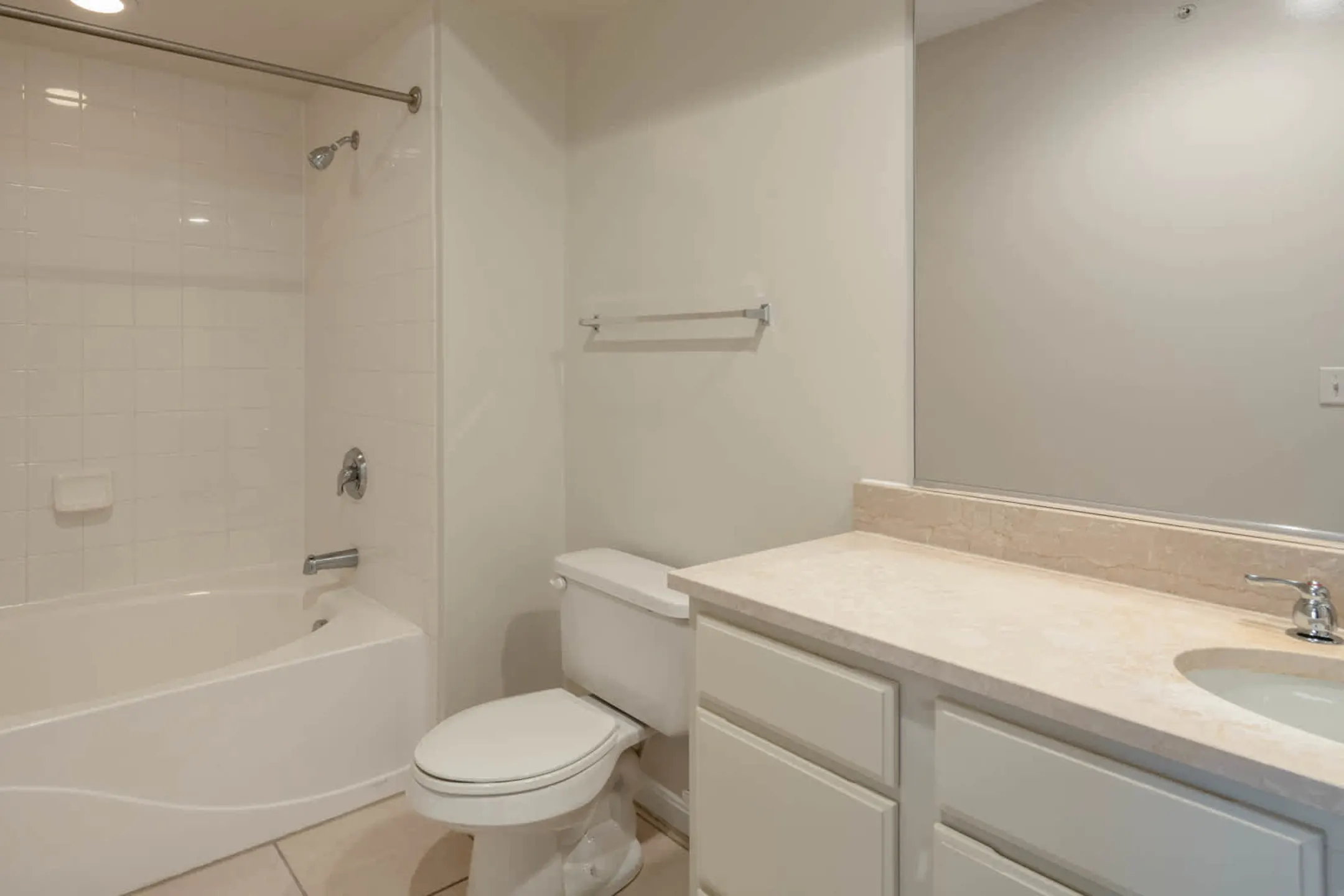 Quarry Hills Apartments - Quincy, MA 02169