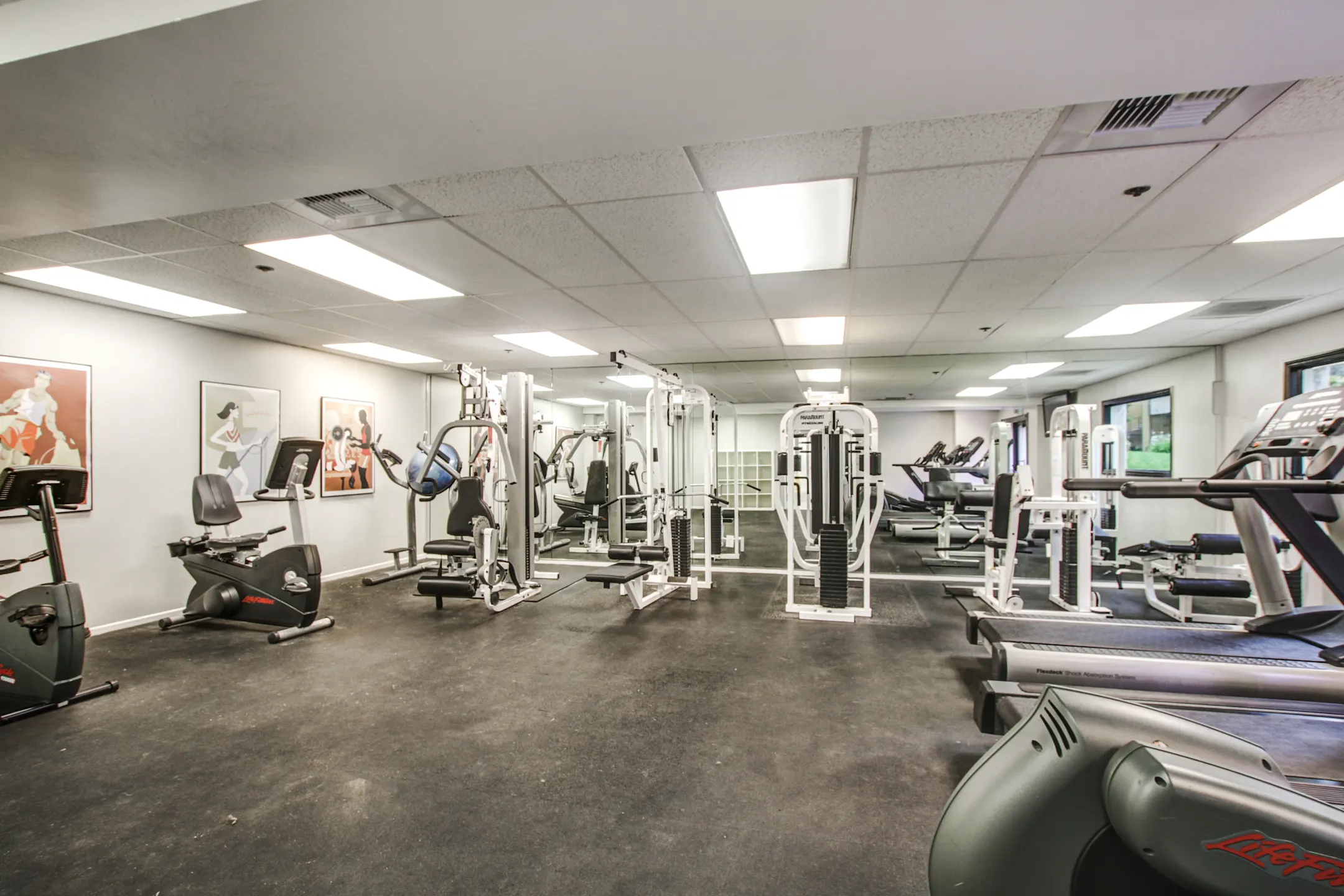 Grand Apartments on Lindley Northridge, CA 91325