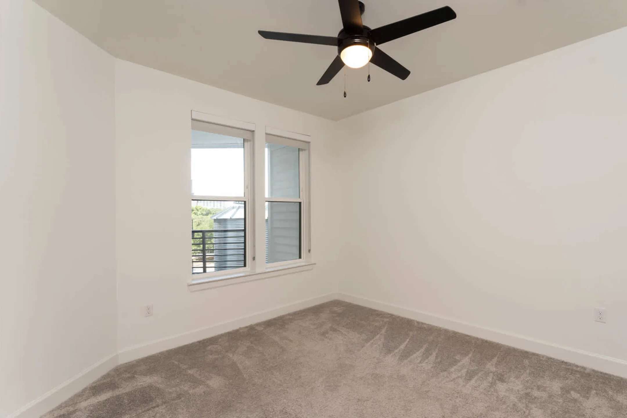 The Weaver Apartments Austin, TX 78702