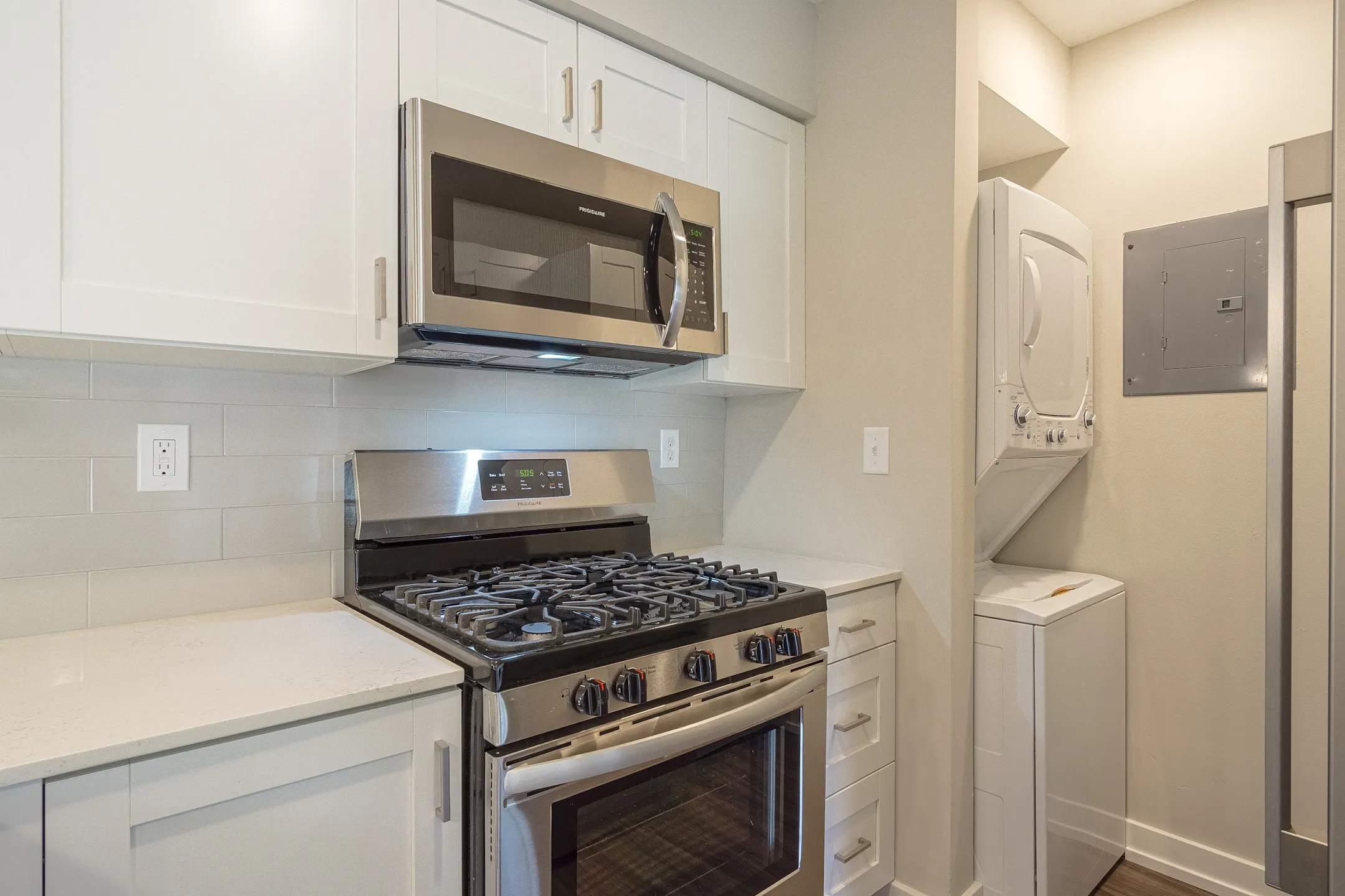 Hillside Apartments Apartments Wixom, MI 48393