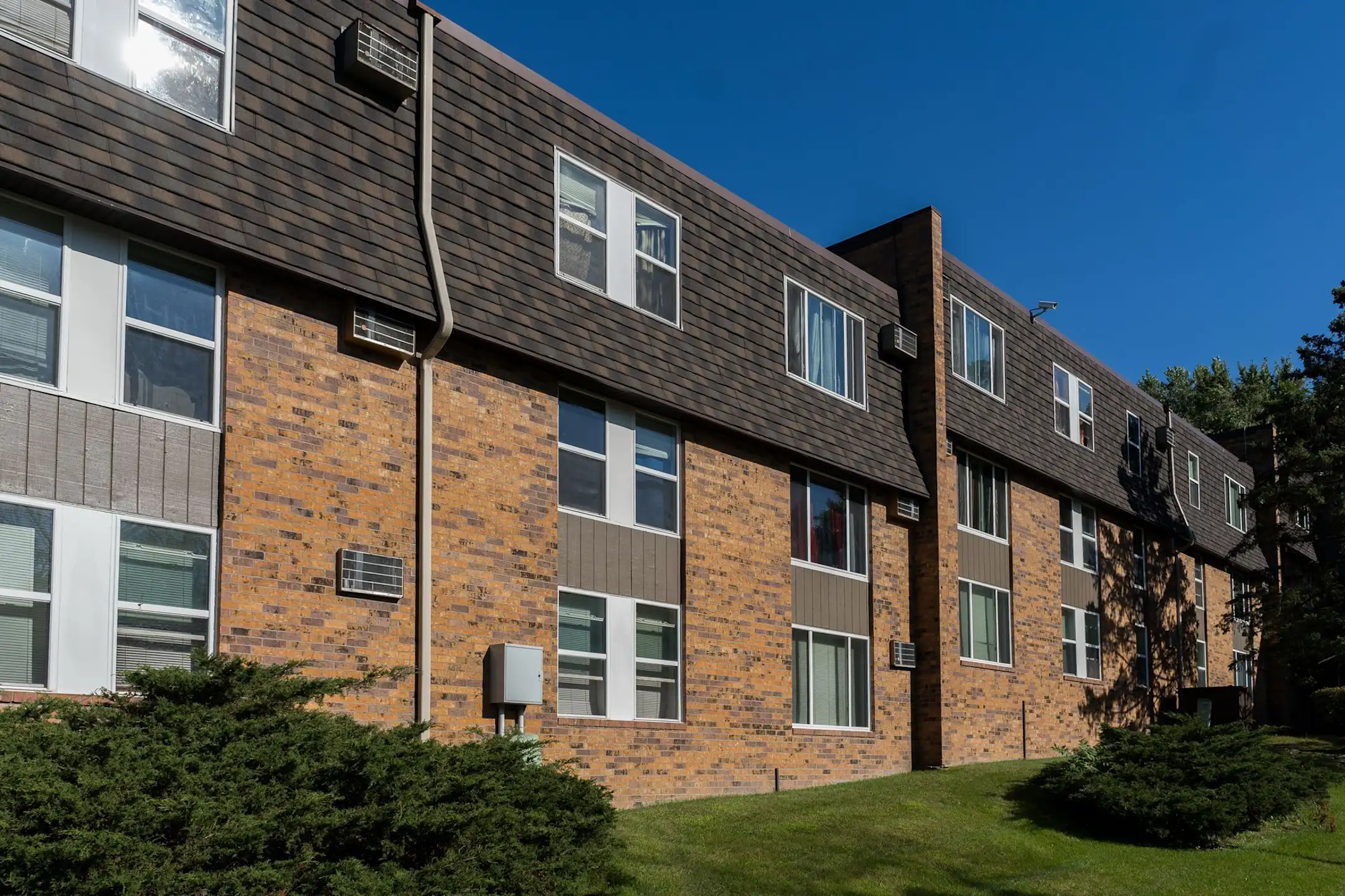 Shamrock Court Apartments Saint Paul, MN 55119