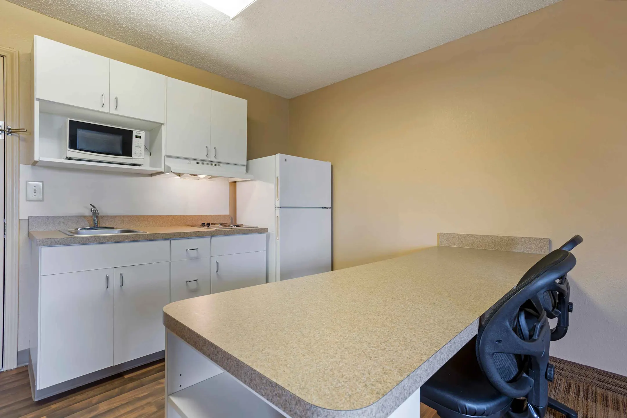 Kitchen - Furnished Studio - Houston - Sugar Land - Sugar Land, TX