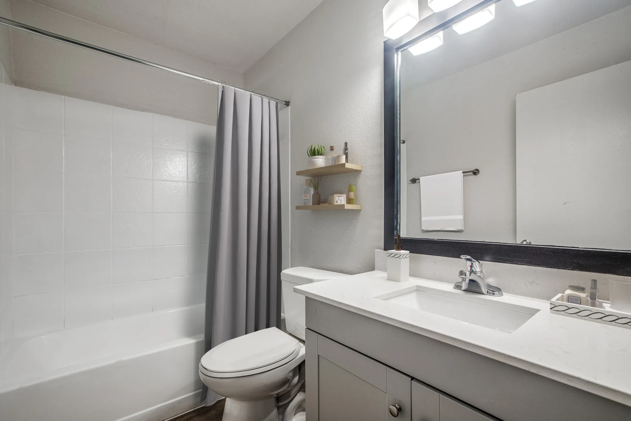 Bathroom - Presidio Apartments - Allen, TX