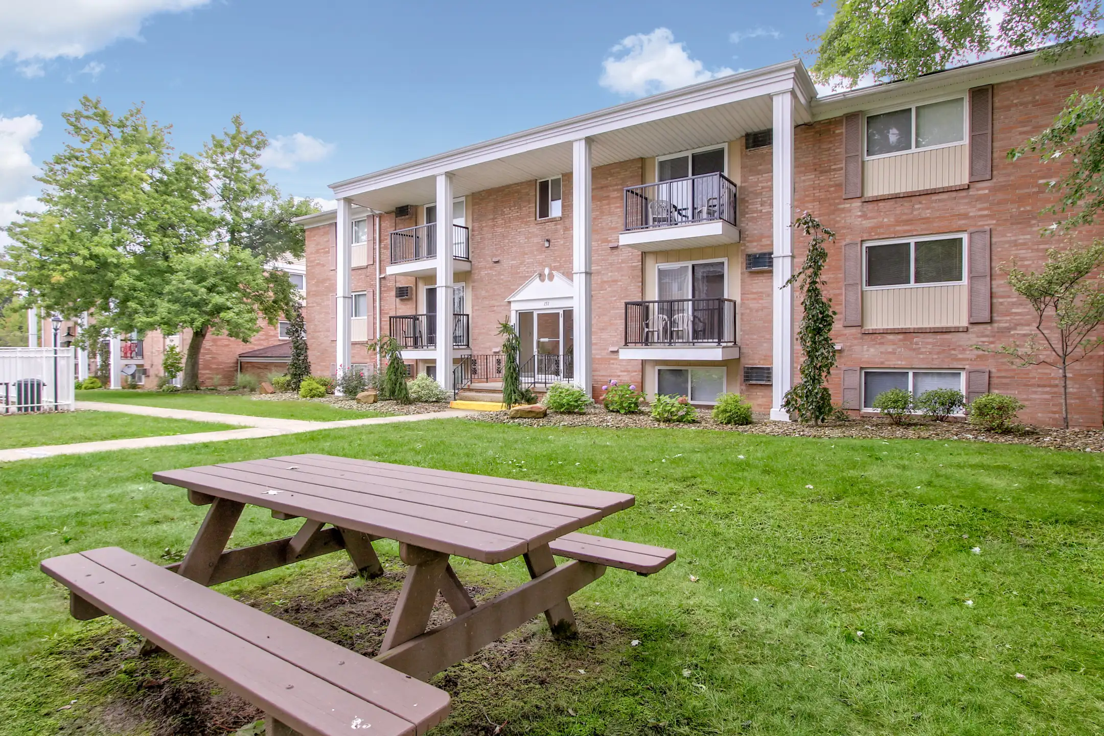 Westview Heights 157 Youngstown Rd Hubbard, OH Apartments for Rent