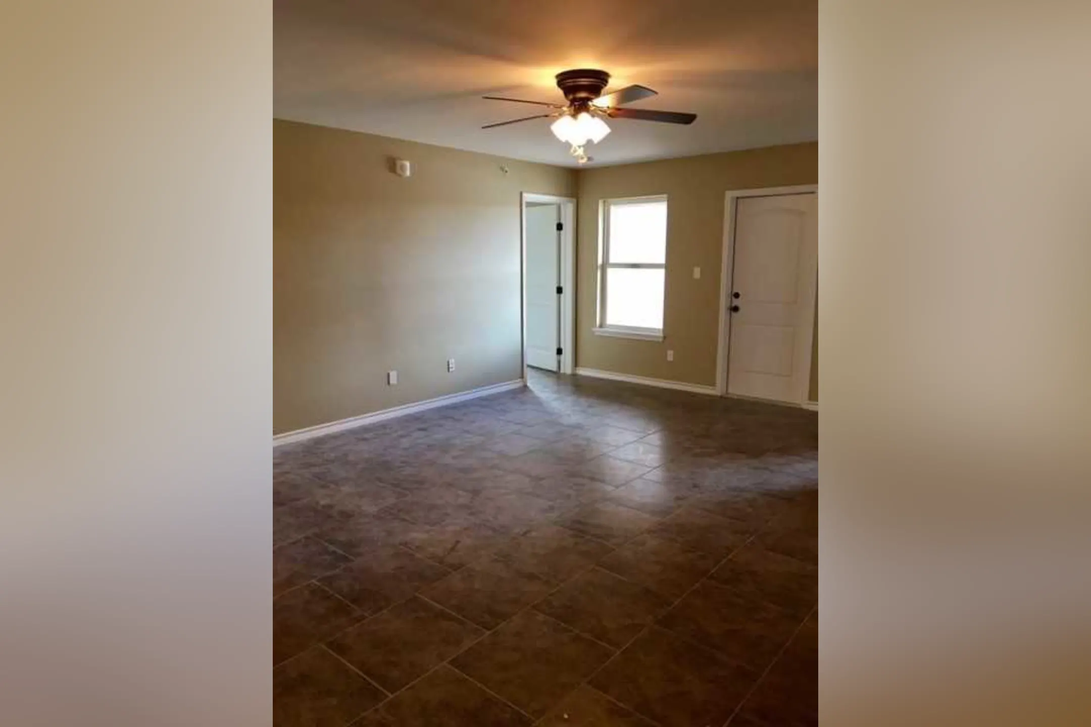 Living Room - Manhattan Apartments - Corpus Christi, TX