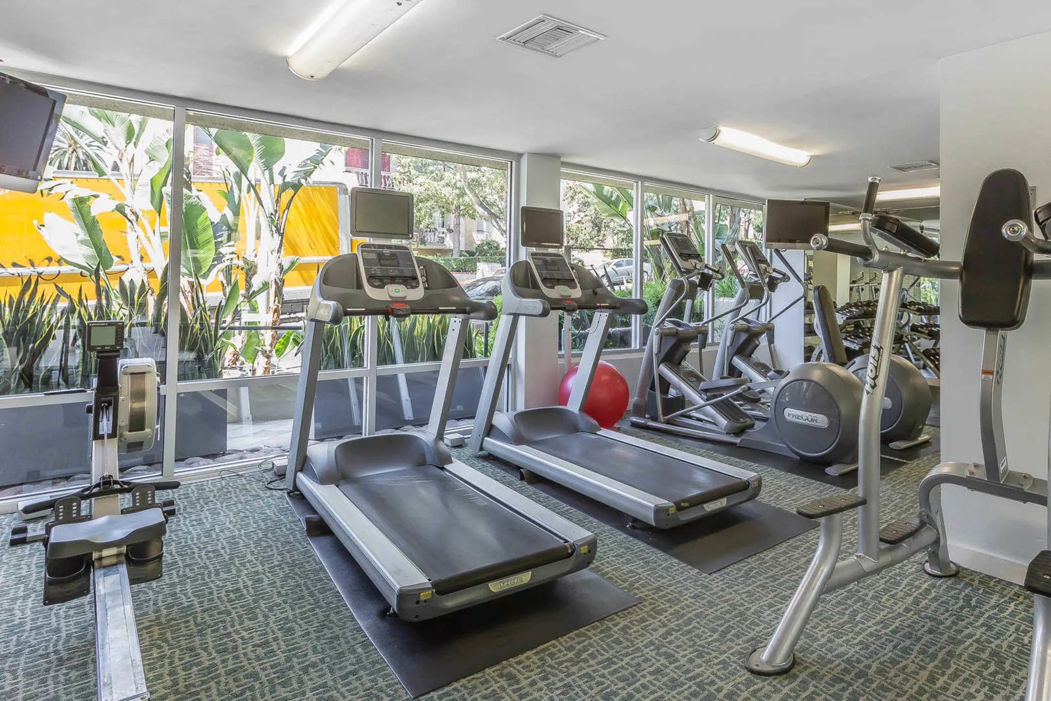 Fitness Weight Room - Vantage Hollywood Apartments - Los Angeles, CA