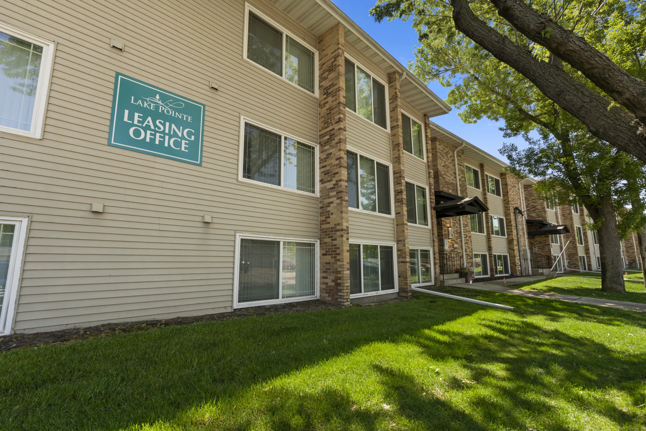 Lake Pointe Apartments Minneapolis