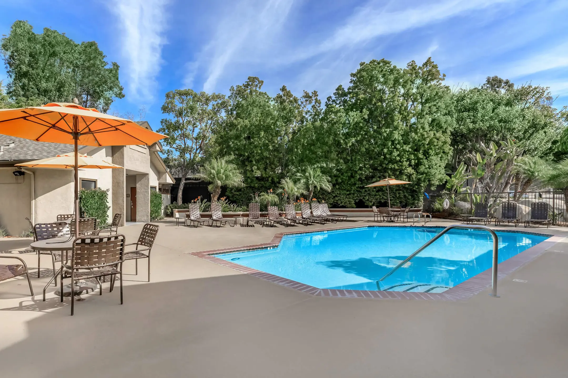 Pool - Spring Lakes Apartment Homes - Lake Forest, CA