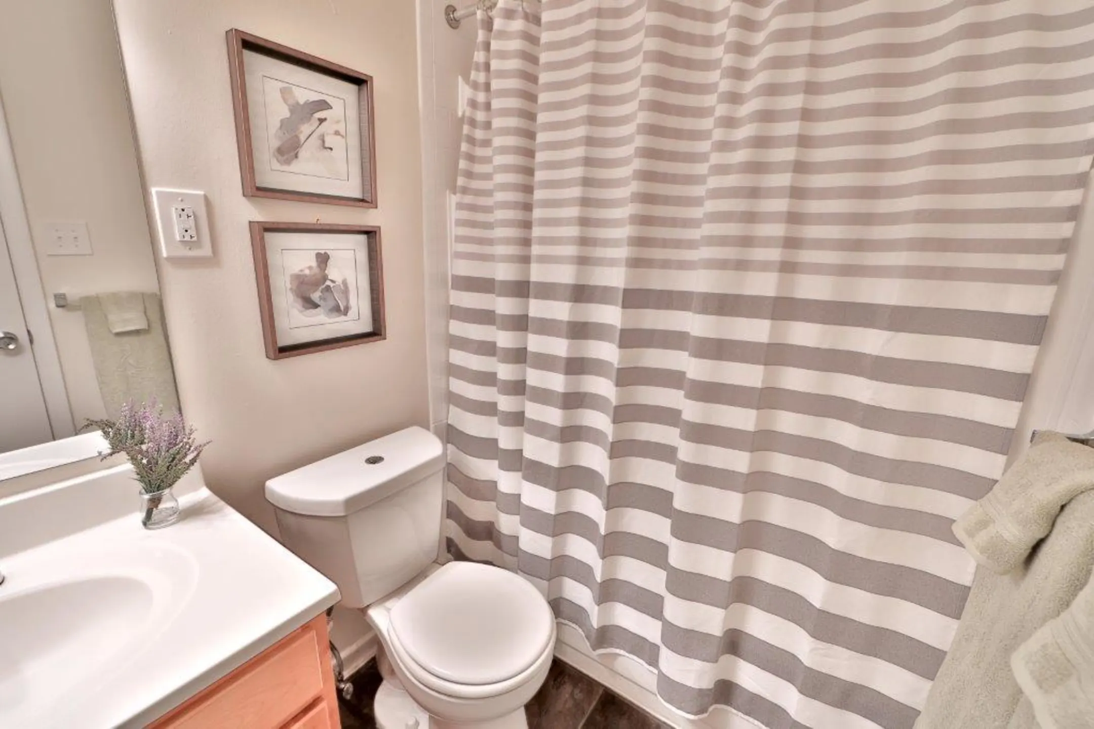 Bathroom - Cedar Gardens & Towers Apartments & Townhomes - Windsor Mill, MD