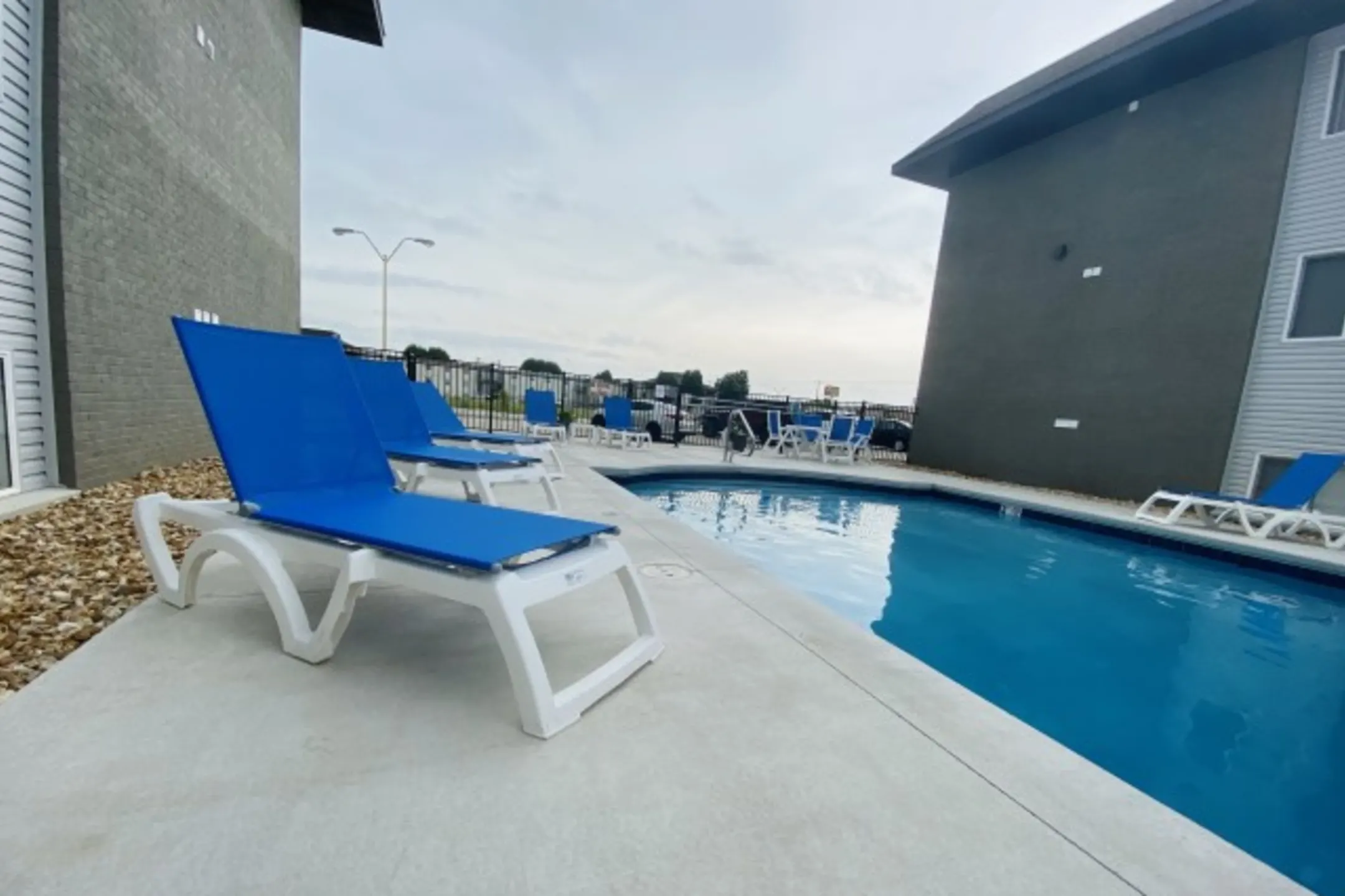 Scotsdale Apartments - 1013 E Battlefield St | Springfield, MO ...