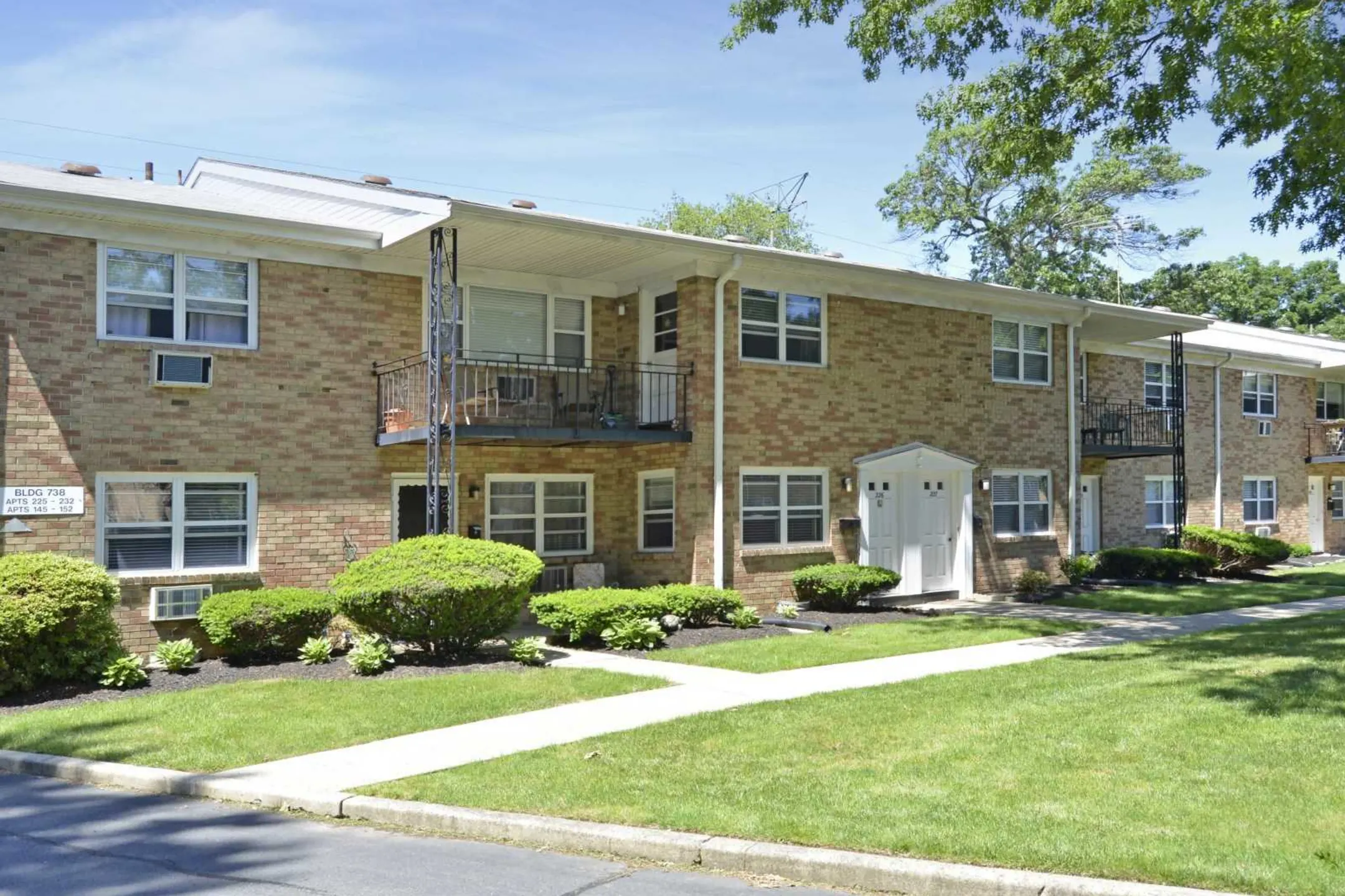 Princeton Court Apartments - Mercerville, NJ 08619