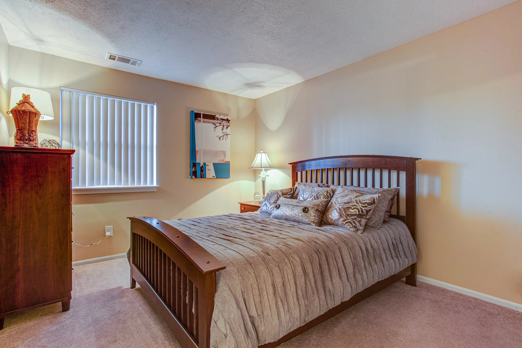 Polo Club Apartments Strongsville, OH 44136