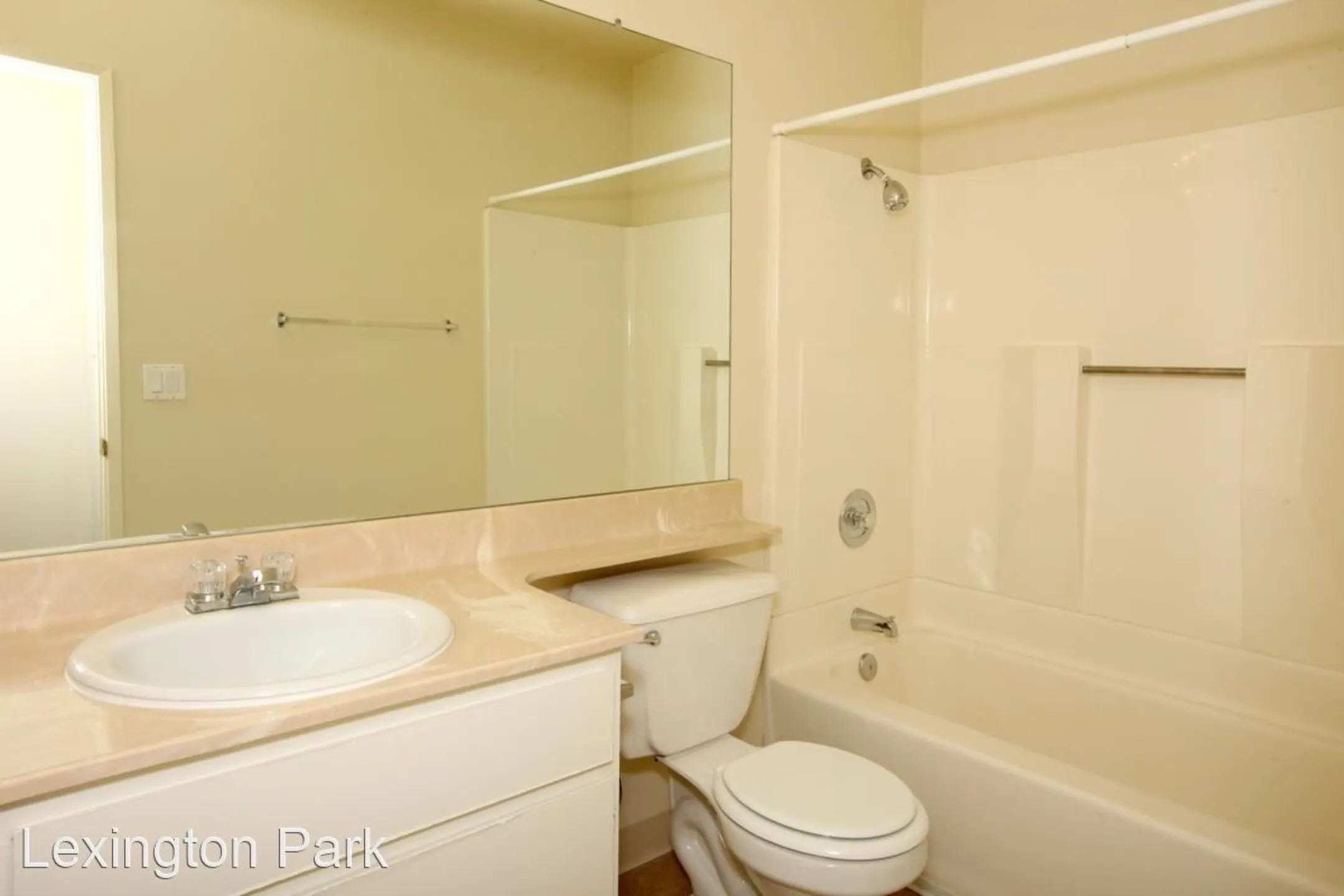 Lexington Park Apartments - El Cajon, CA 92020