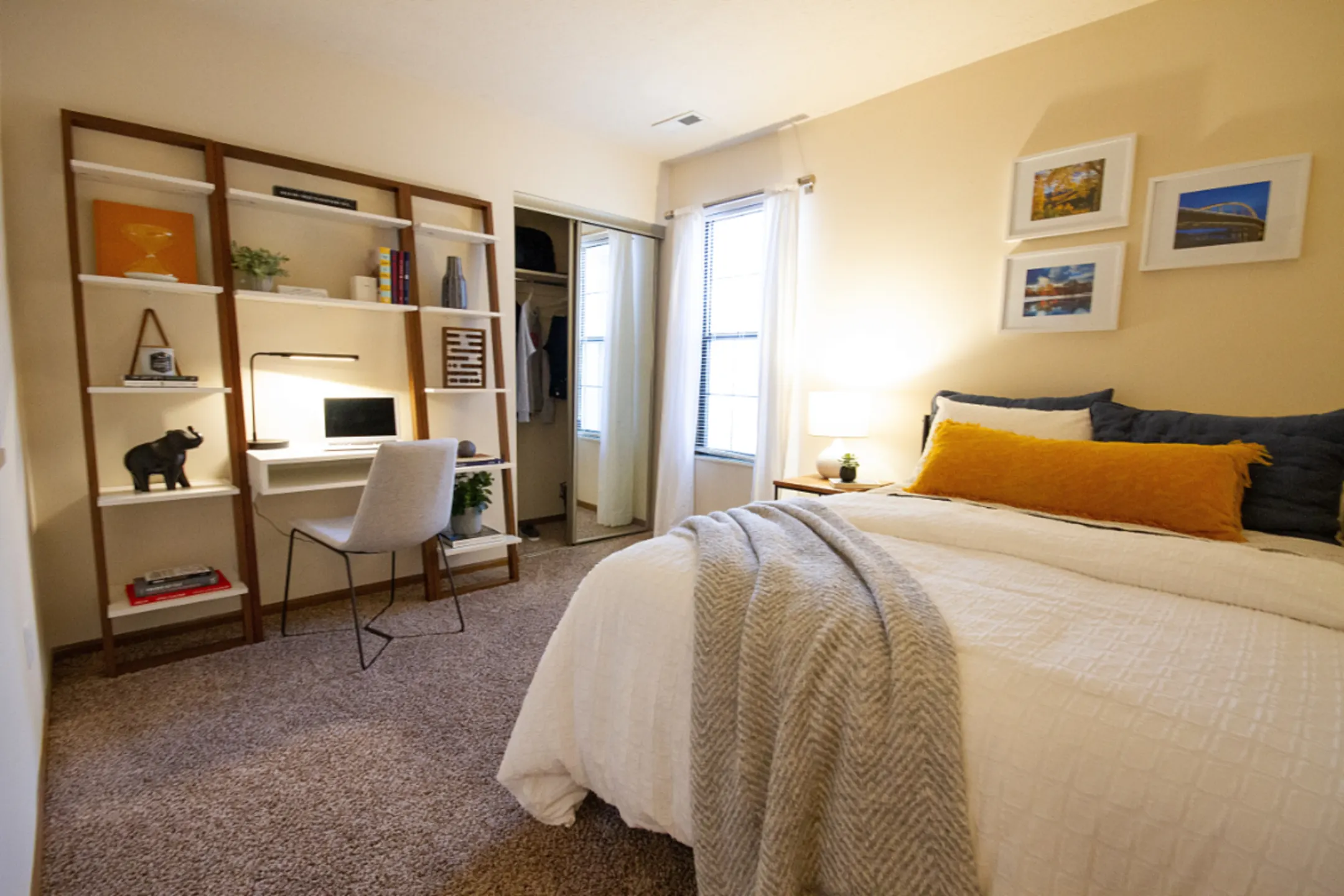 Bedroom - TGM Worthington Green - Columbus, OH