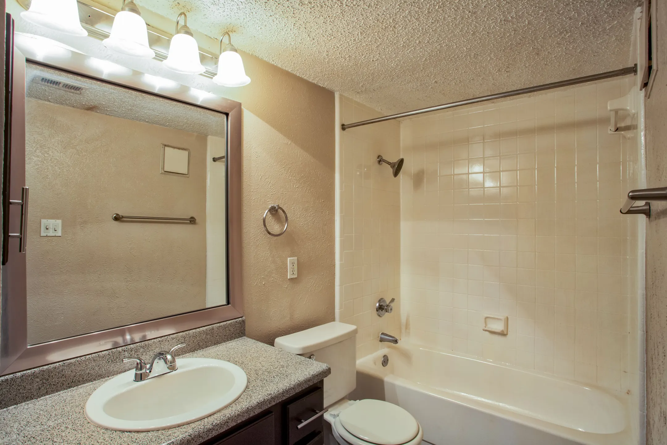 Bathroom - Highlands Creek - Dallas, TX
