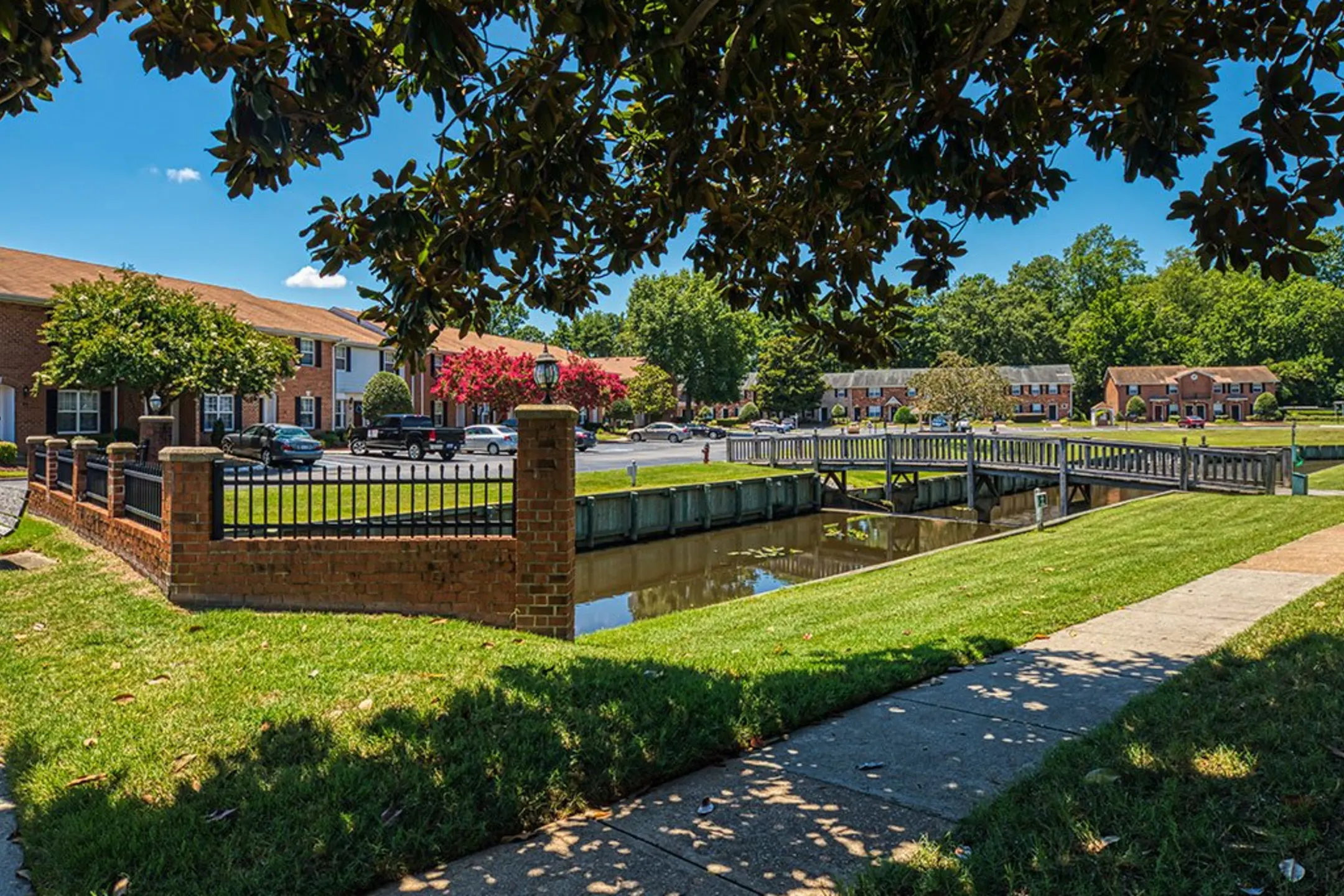 Holly Point 2540 Holly Point Blvd Chesapeake, VA Apartments for