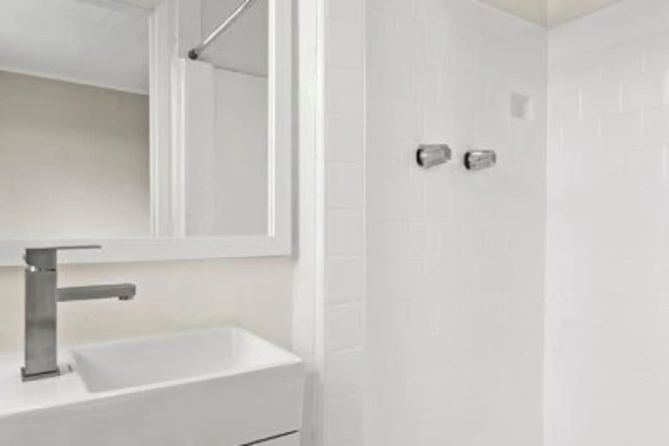 Langdon Park at Hollywood Studios Apartments Los Angeles, CA 90038