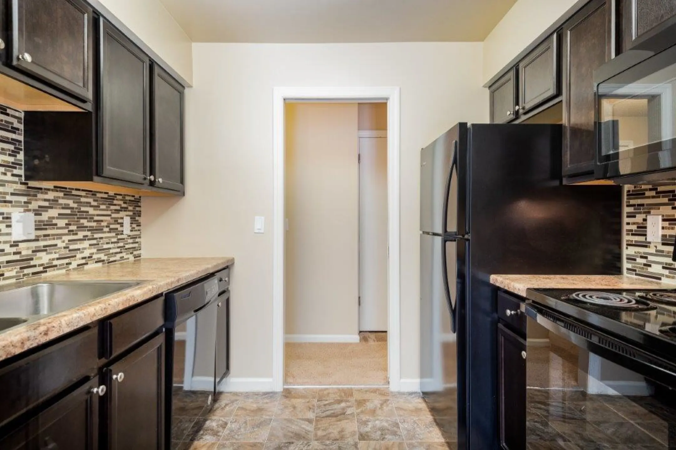 Regency Lakeside Apartment Homes Apartments Omaha, NE 68114