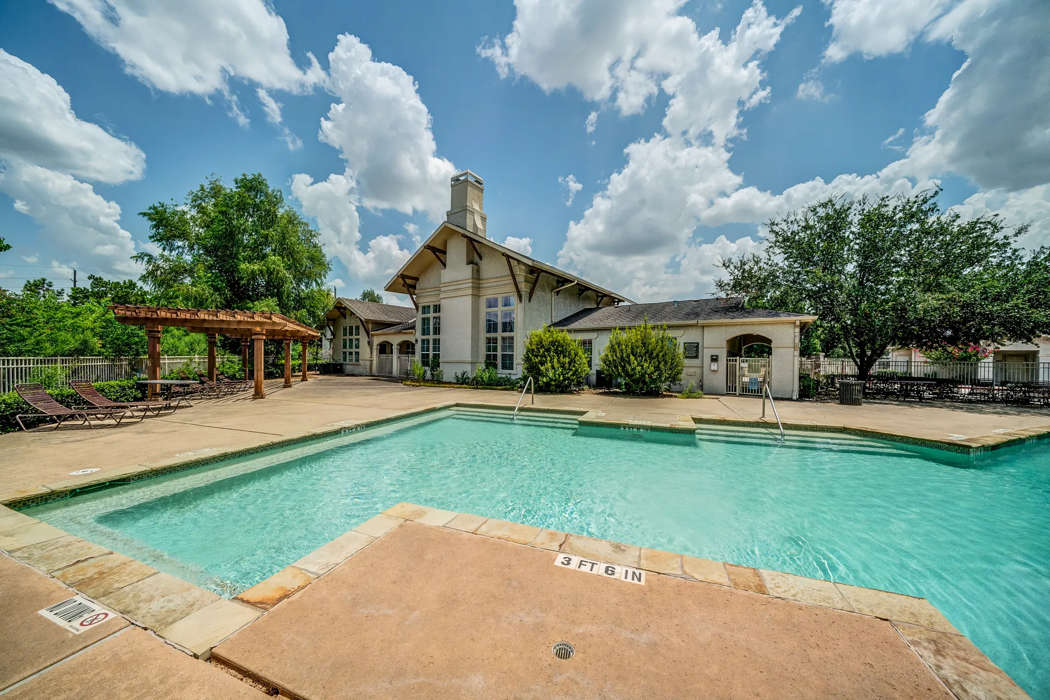 Costa Ibiza Apartments - Houston, TX 77090