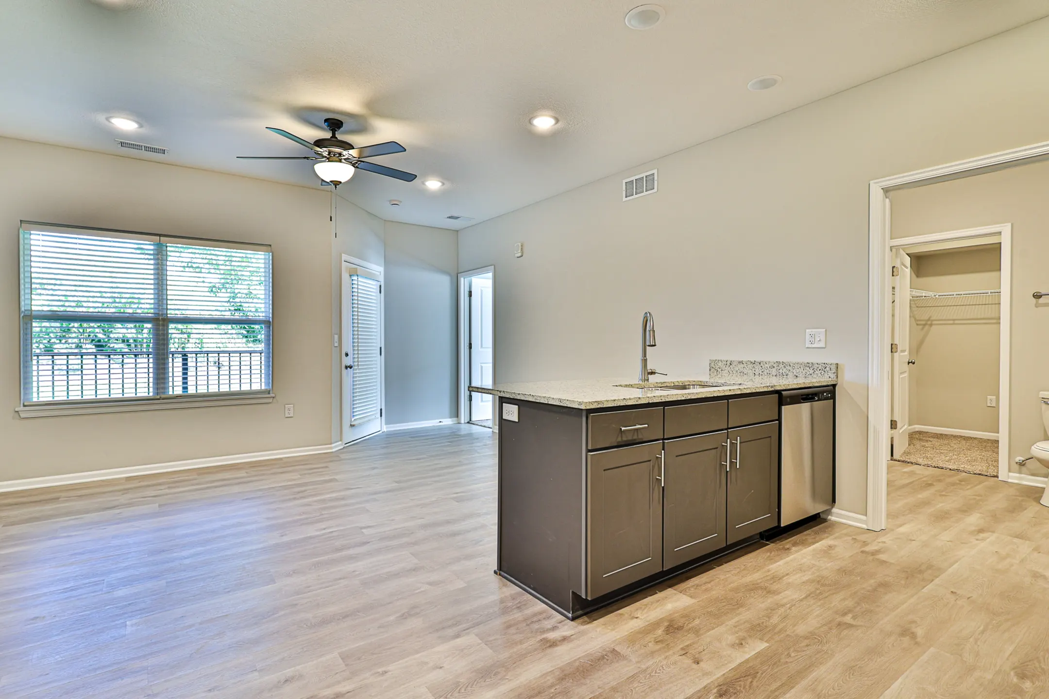 The Lofts at Bridgewood Apartments - Oak Grove, MO 64075