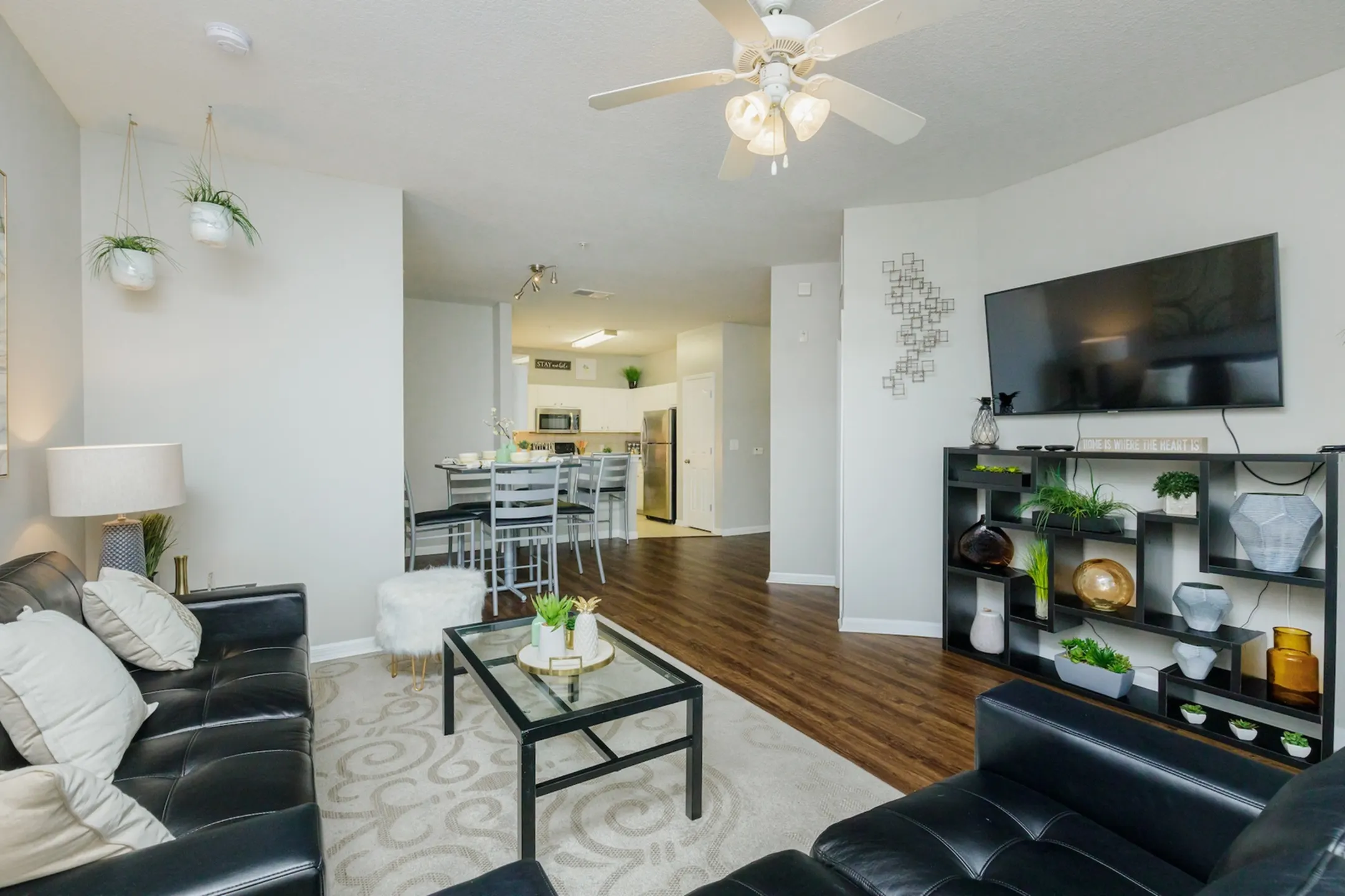 Living Room - West 10 Apartments - Per Bed Lease - Tallahassee, FL