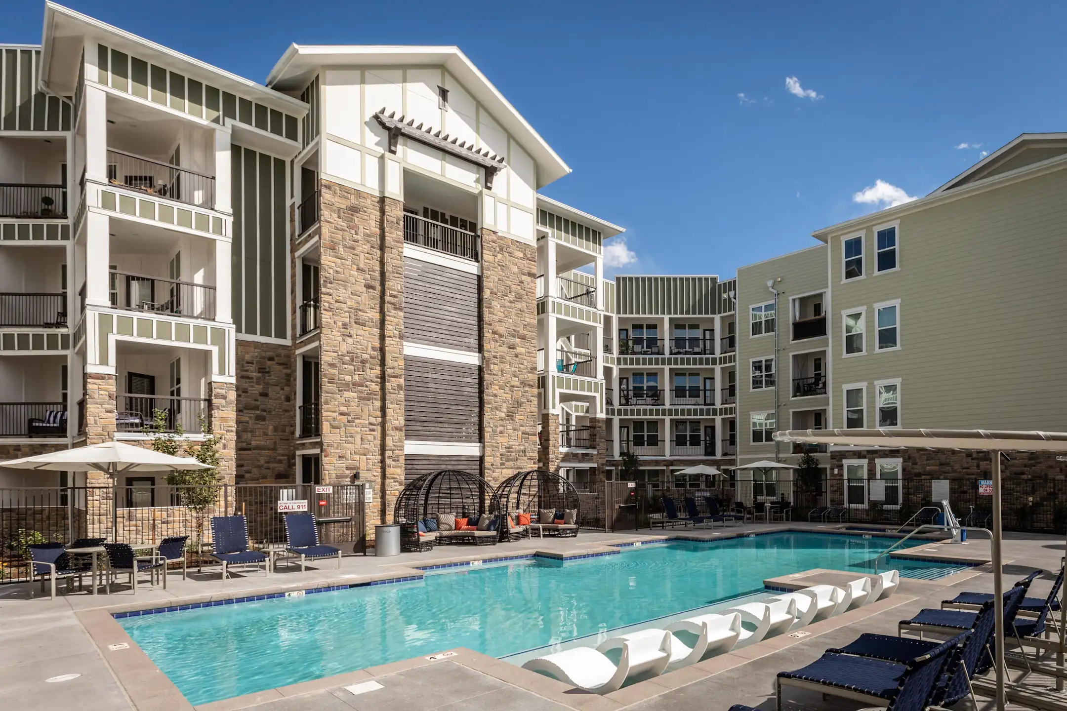 Five 810 Southlands Apartments Aurora, CO 80016