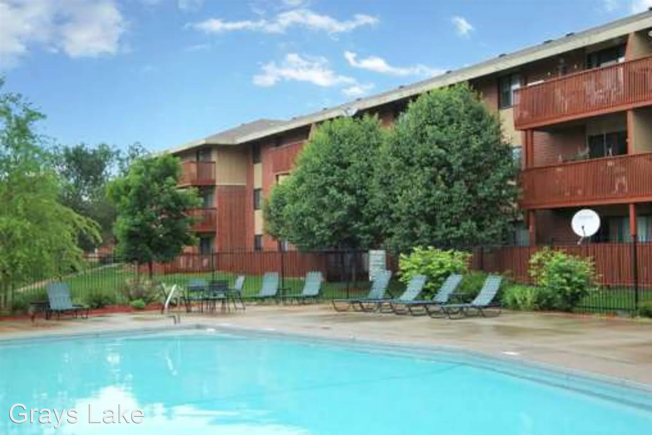 Pool - Gray's Lake Apartments - Des Moines, IA