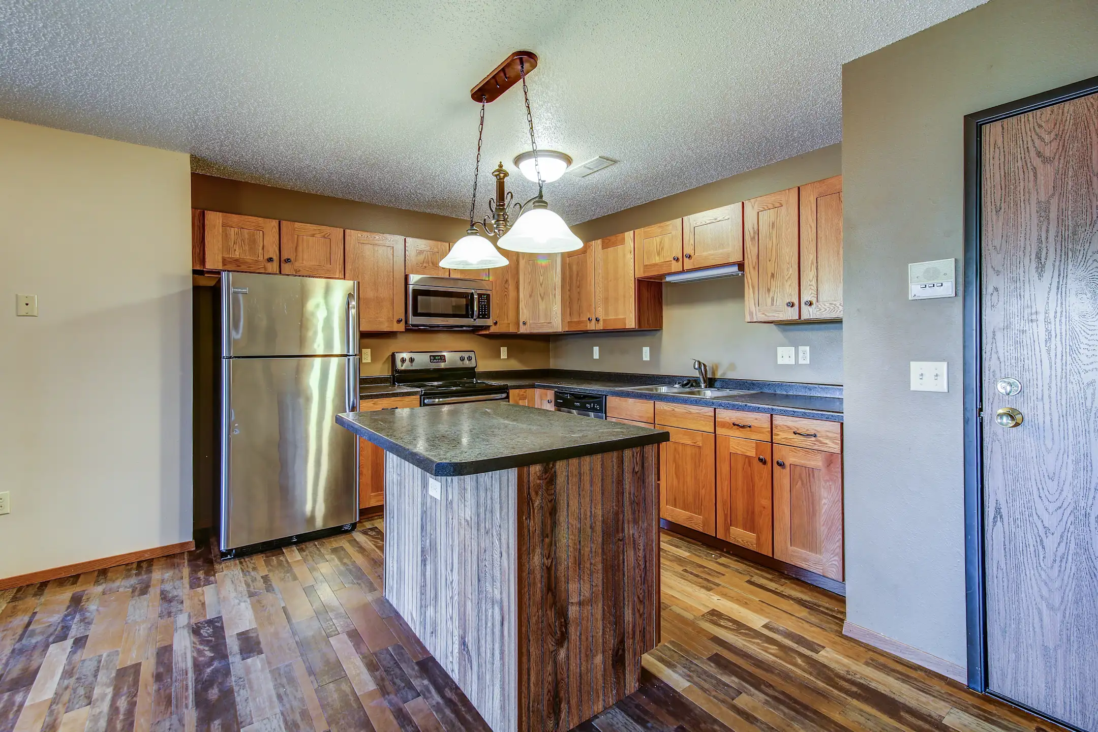 Kitchen - North Pointe Apartment Homes - Bismarck, ND