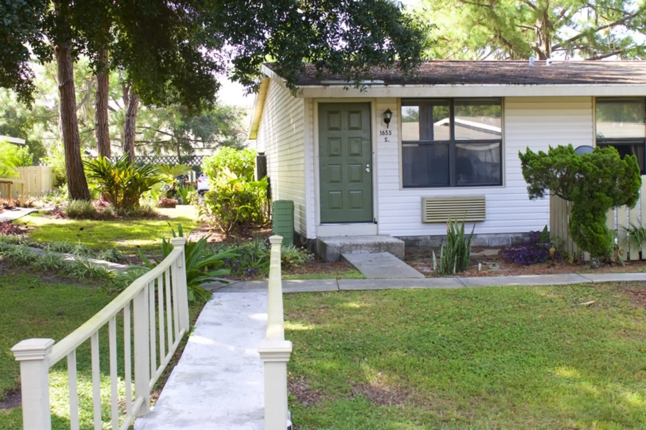 Lakewood Apartments 1651 Lake Meadow Cir S Brandon, FL Apartments