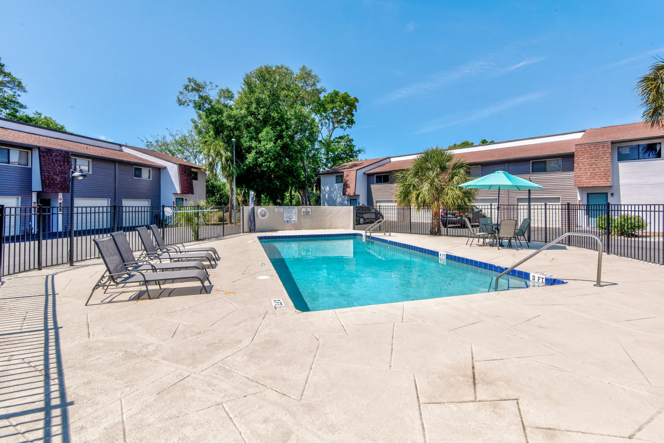 Oak Park Villas Apartments - Saint Petersburg, FL 33712