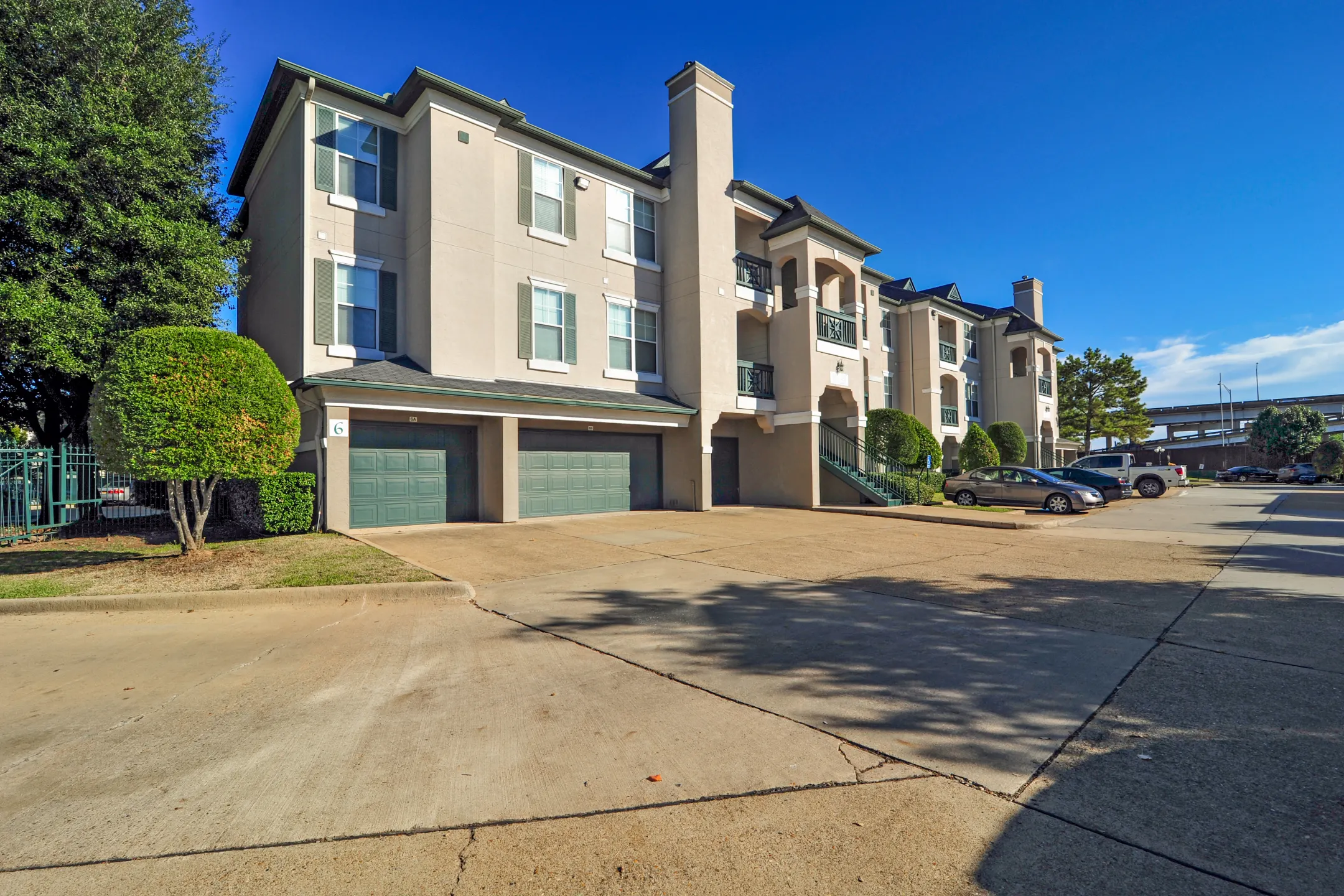 LaCrosse Apartments & Carriage Homes 100 Crossroads Blvd Bossier