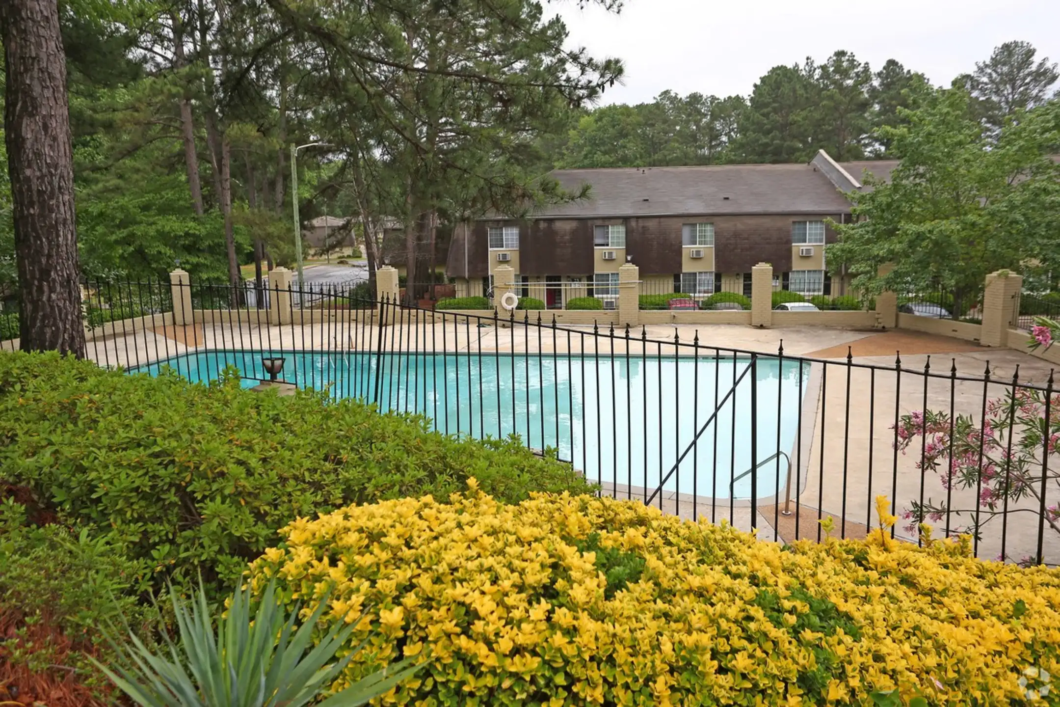 The Woods on Tara 6726 Tara Blvd Jonesboro, GA Apartments for Rent