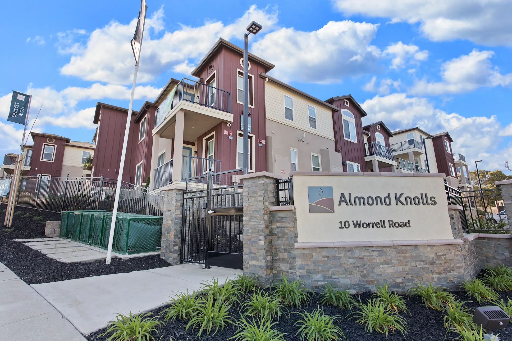Almond Knolls Apartments Antioch, CA 94509